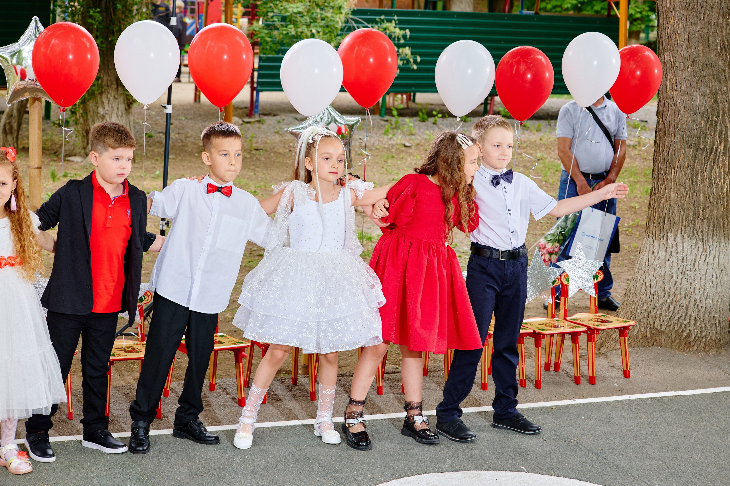 Выпускной 45 сад. Фотограф Выпускные альбомы Таганрог Сергей Коробченко