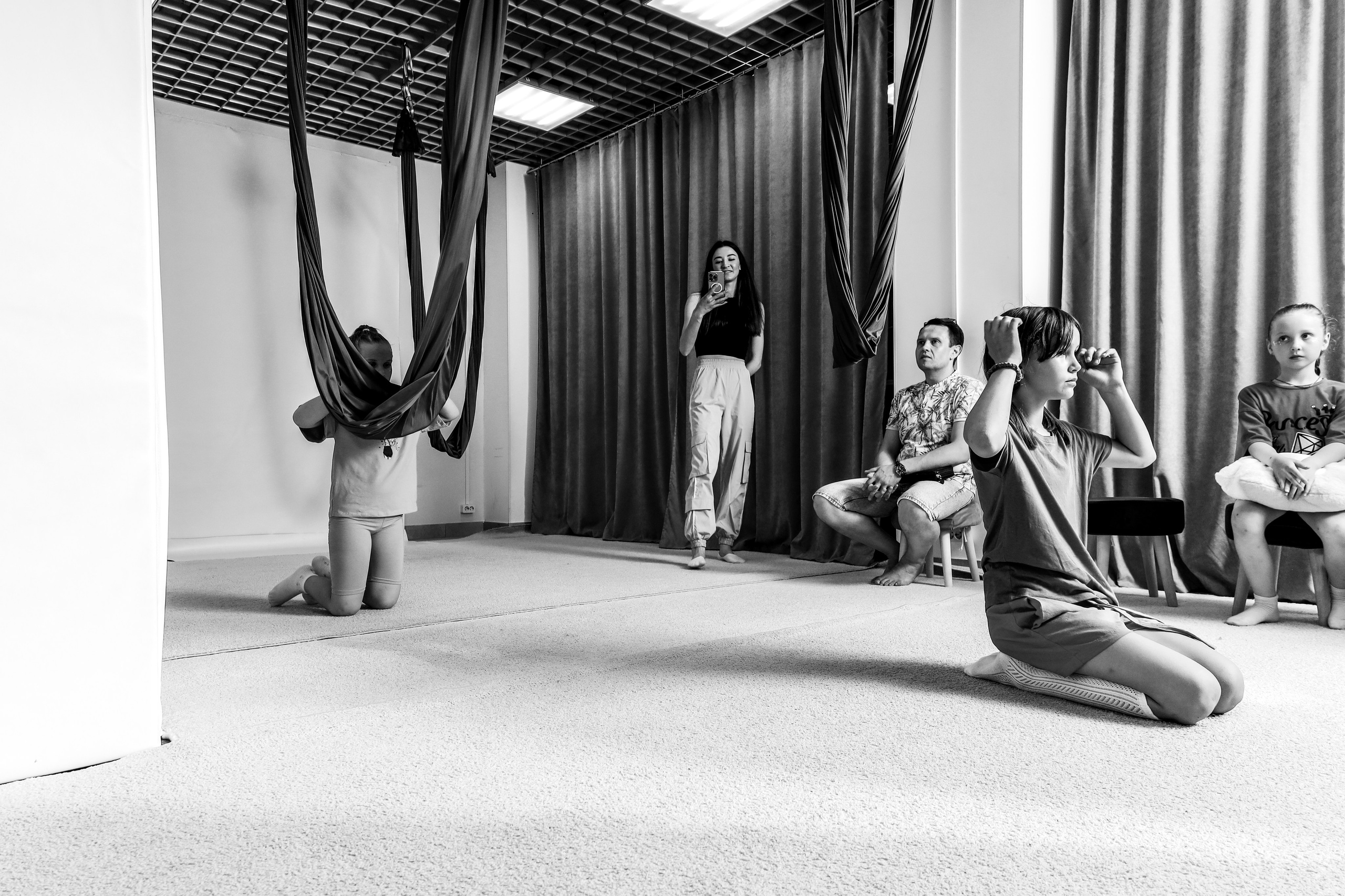 Детская аэройога. Фотограф Надршина Лилия