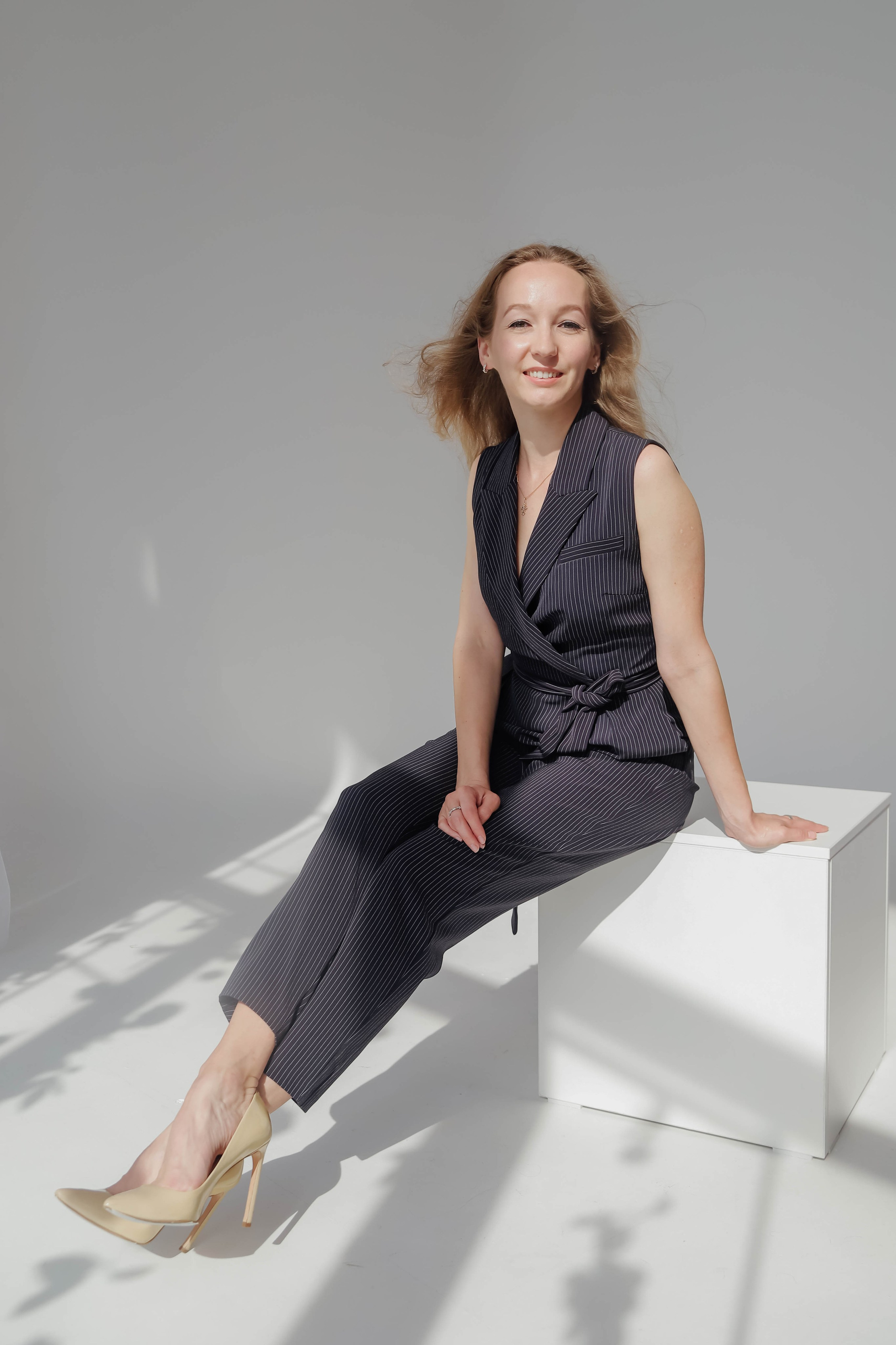 Деловая студийная фотосессия для Алины. Свадебный, семейный, детский фотограф в Сочи Виолетта Александрова