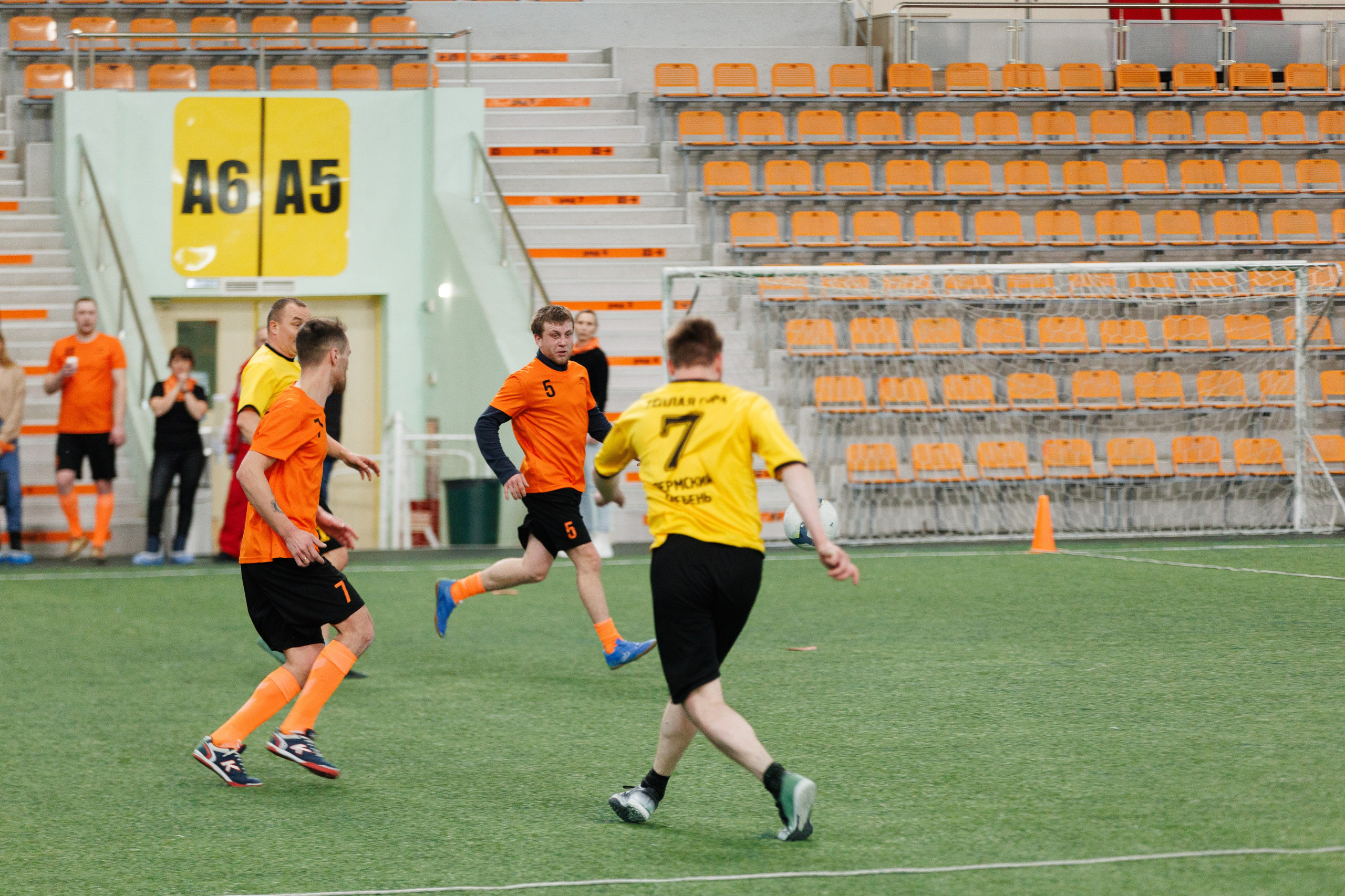 Фотограф на корпоративный футбольный турнир. Контент для бизнеса в Екатеринбурге Полдень Медиа