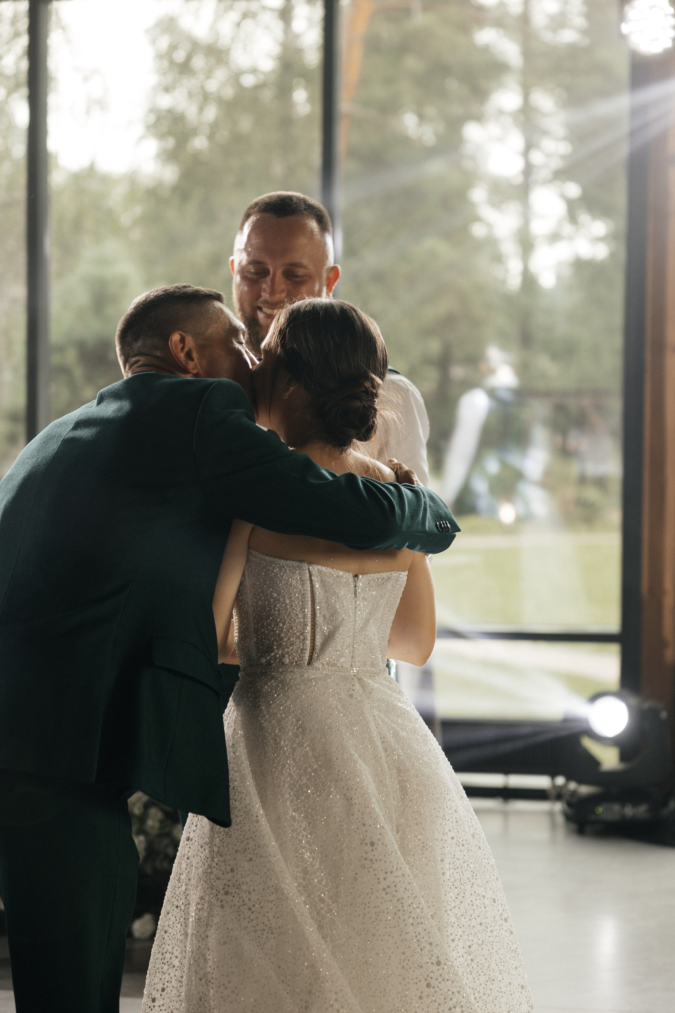 Свадебная история. Лесной Виладж. Свадебный и семейный фотограф Рассказова Виктория