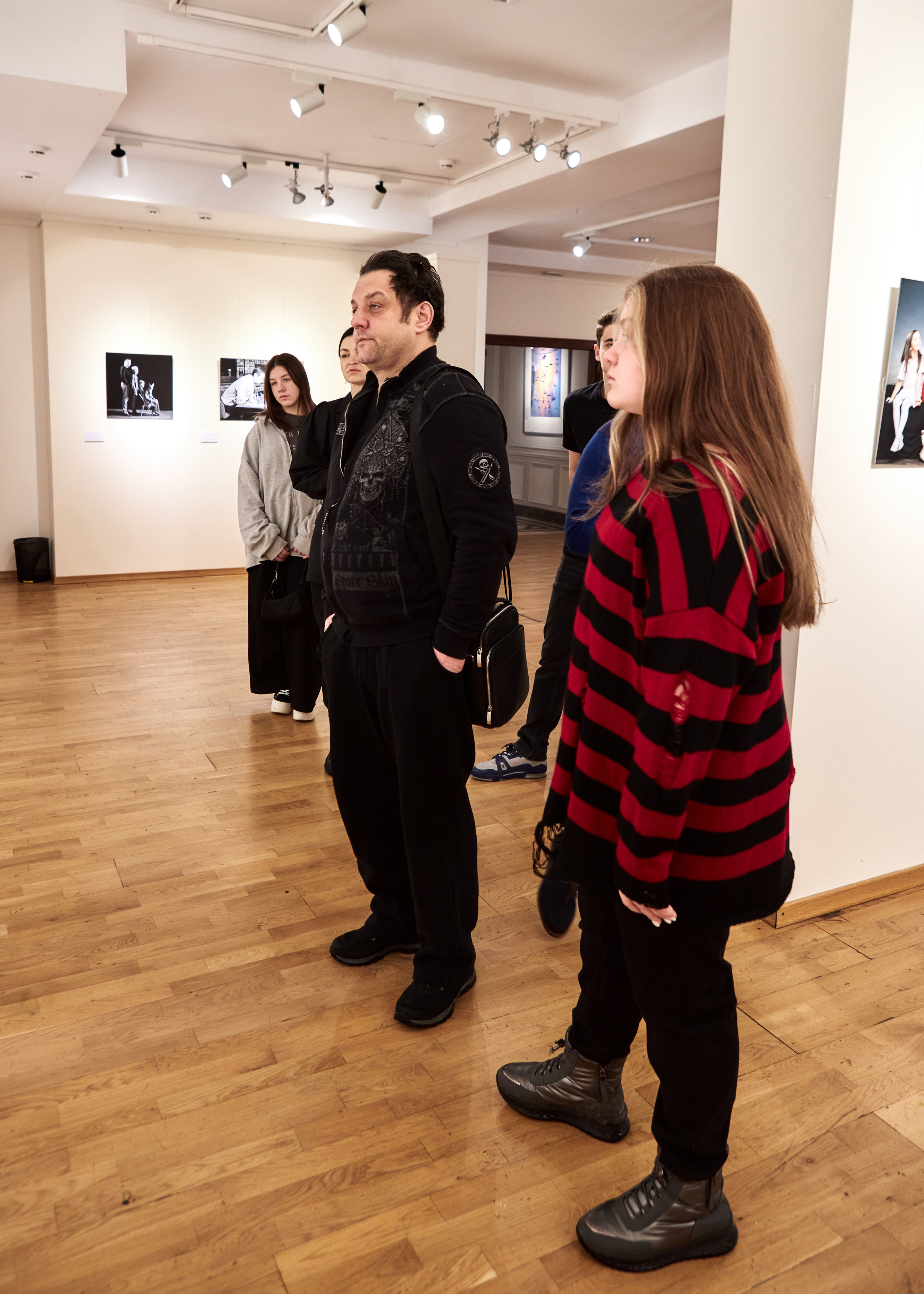 Выставка в Галерее Классической фотографии «У любви четыре лапы». Фотограф Михаил Стенин