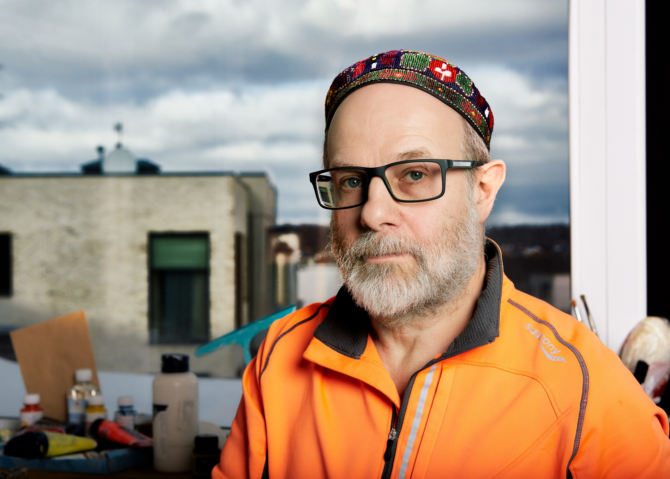 Дима Гутов художник современное искусство портрет у окна