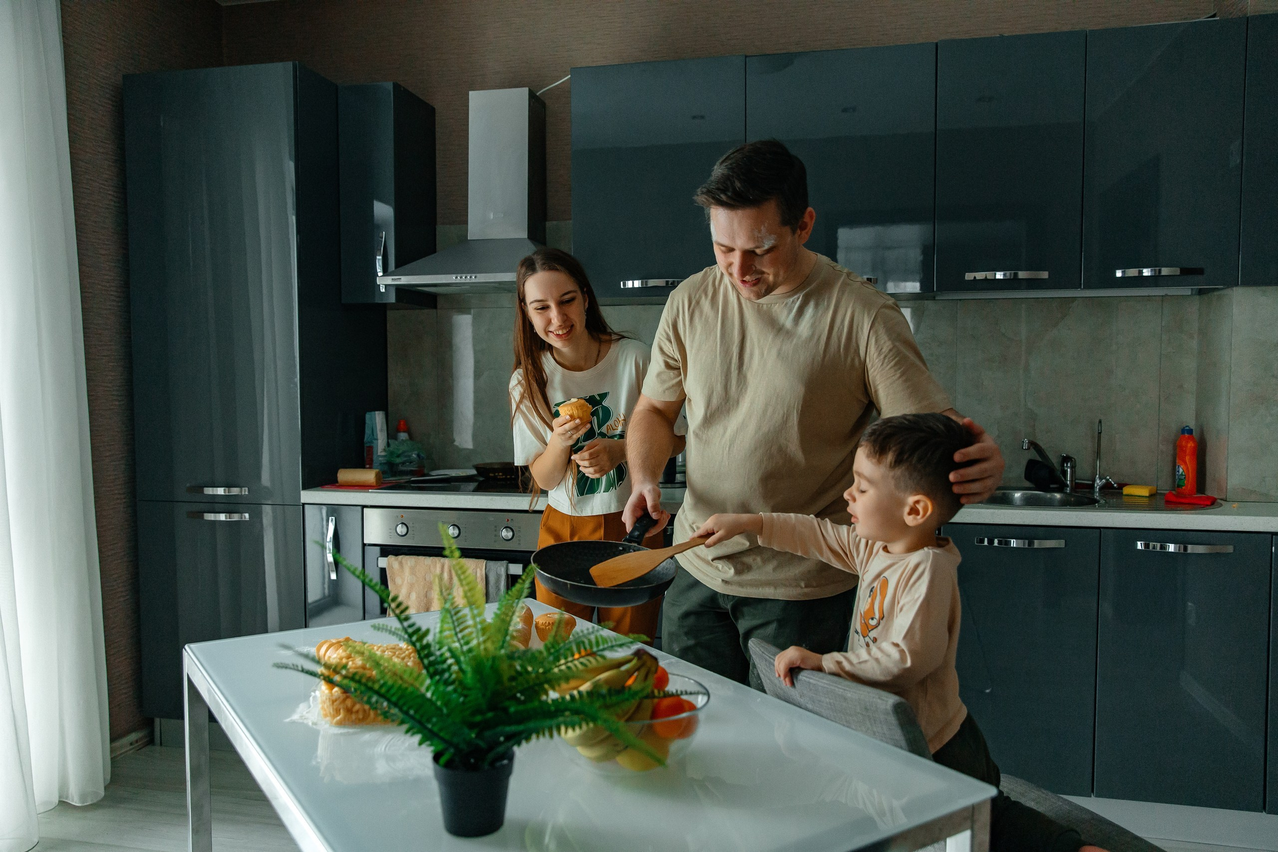 Семейная кухня. Свадебный фотограф в Казани, РТ, РФ Миннуллин Динар