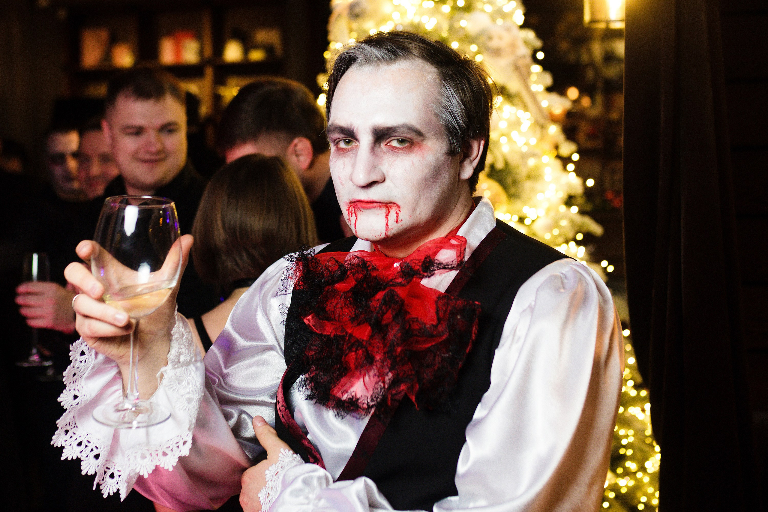 ЗАВЕДЕНИЯ. Roman Photo