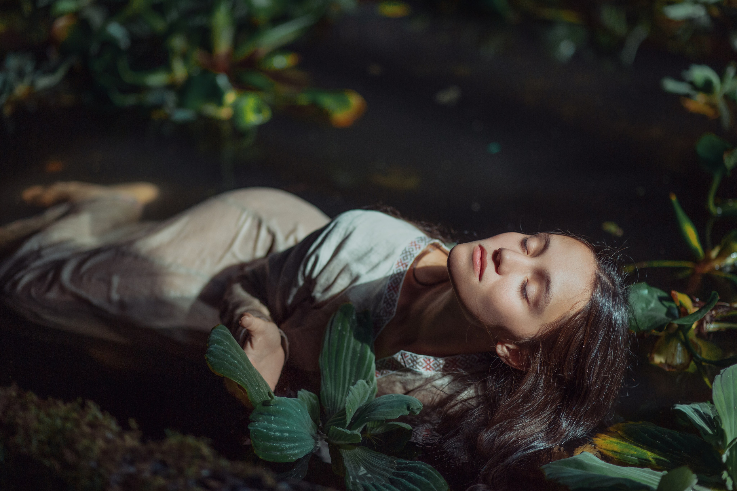 Татьяна в кувшинках. Фотограф в Новосибирске Краснова Евгения