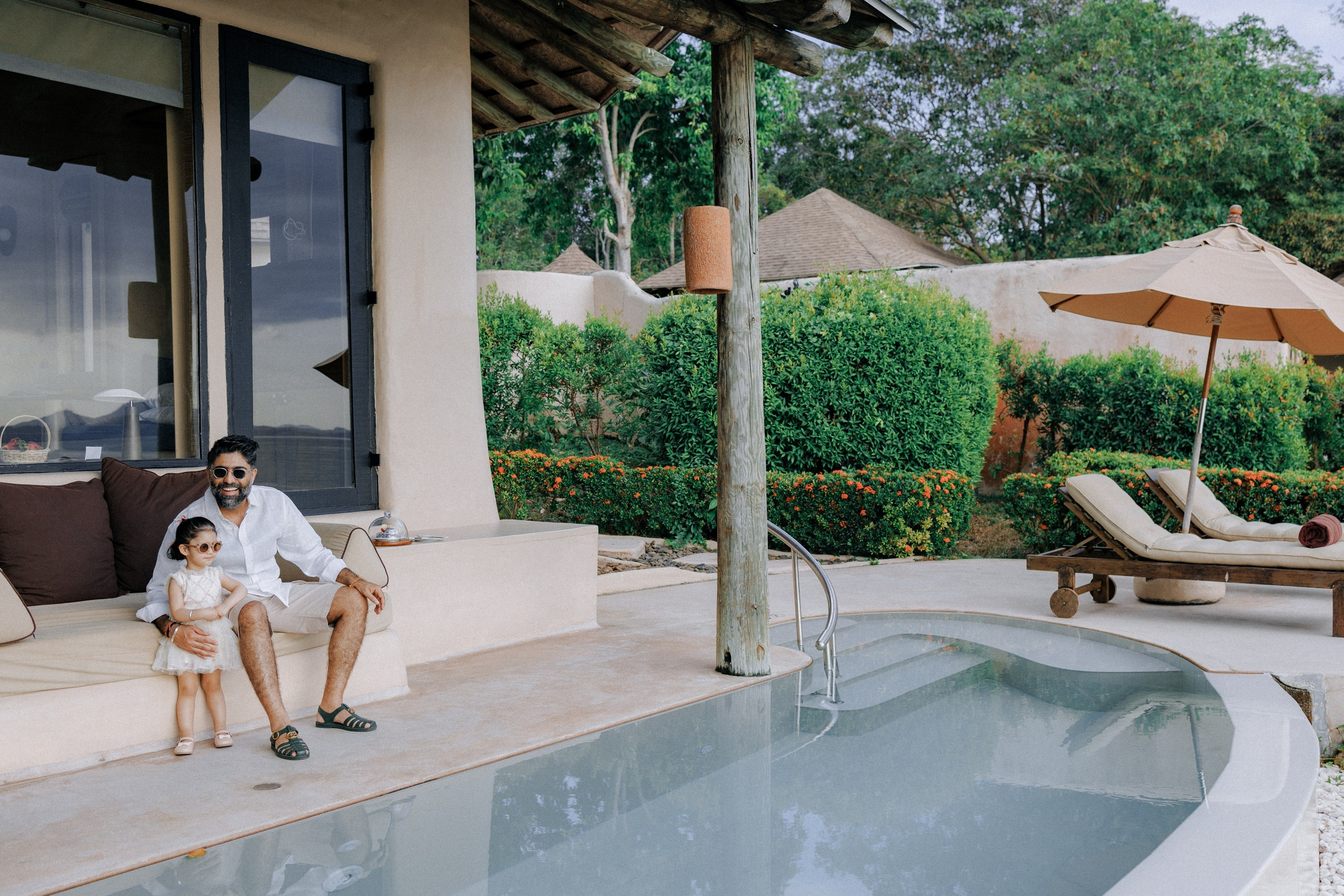 Family photoshoot in Phuket, Thailand. Fedor Lemeshko — Destination Wedding and Family Lifestyle photographer