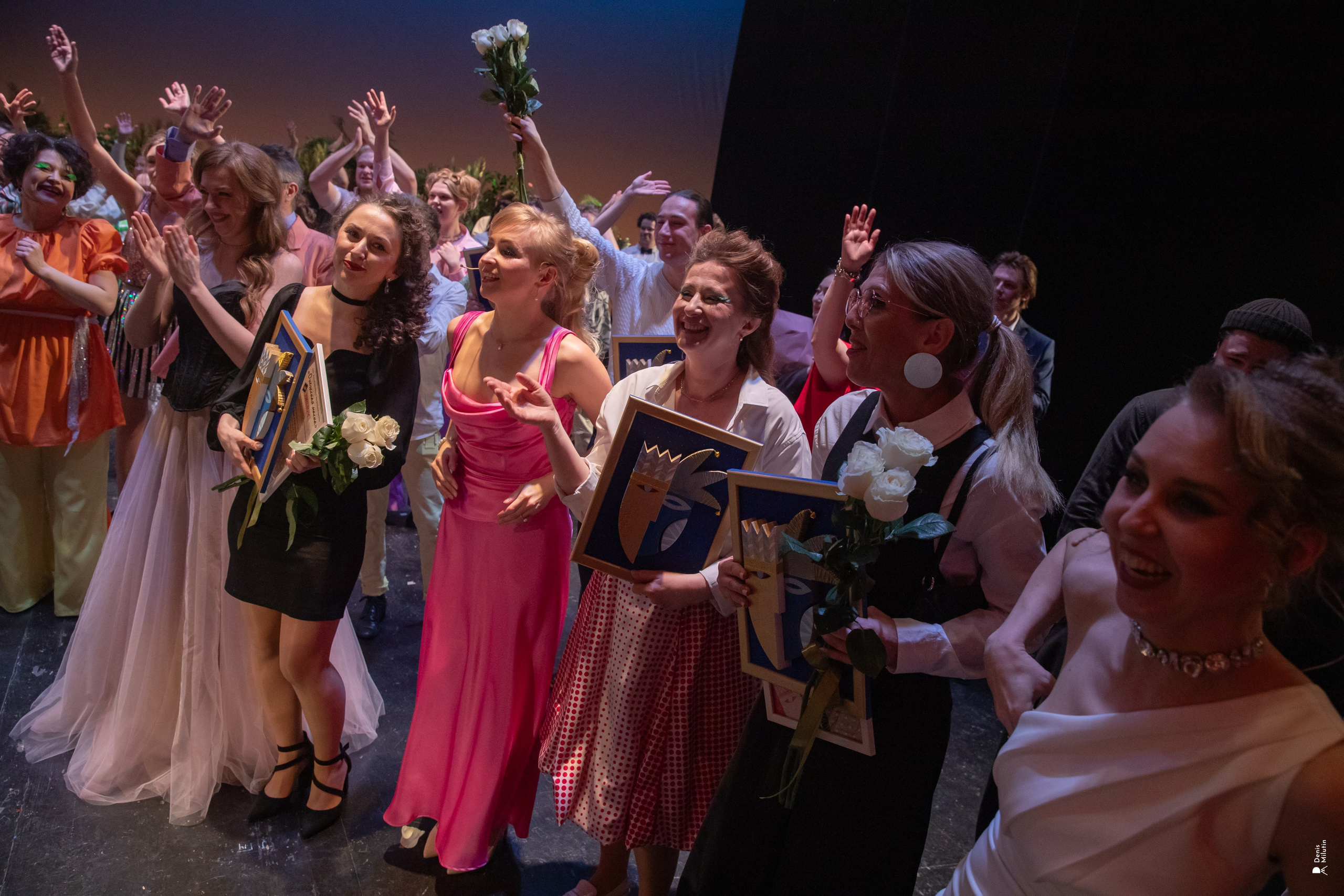 Онежская маска https://denismilutin.wfolio.pro/disk/onezhskaya-maska-petrozavodsk-28zxjw. Портретный фотограф Денис Милютин