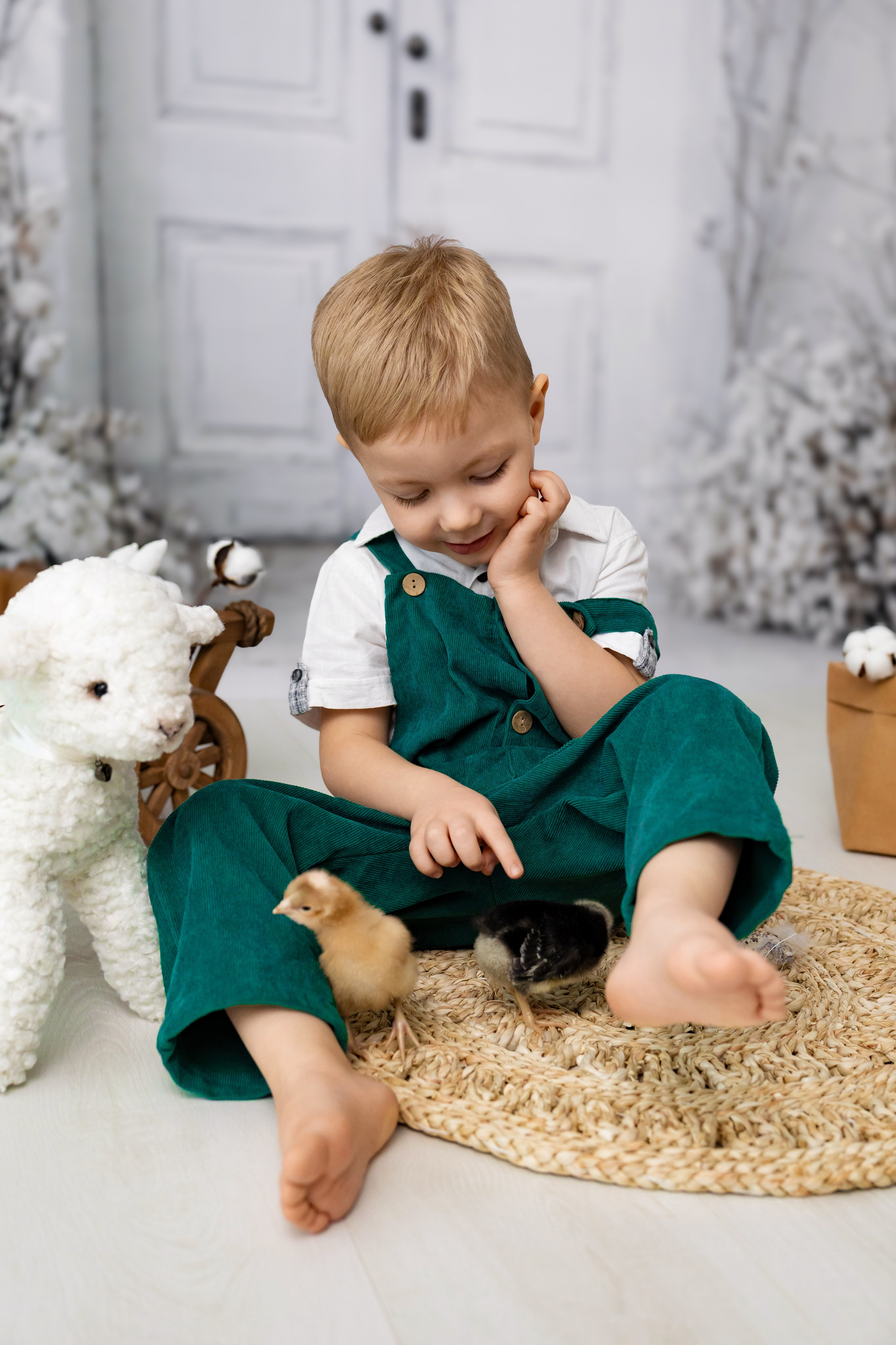 Фотосессия с цыплятами. Фотограф Белгород