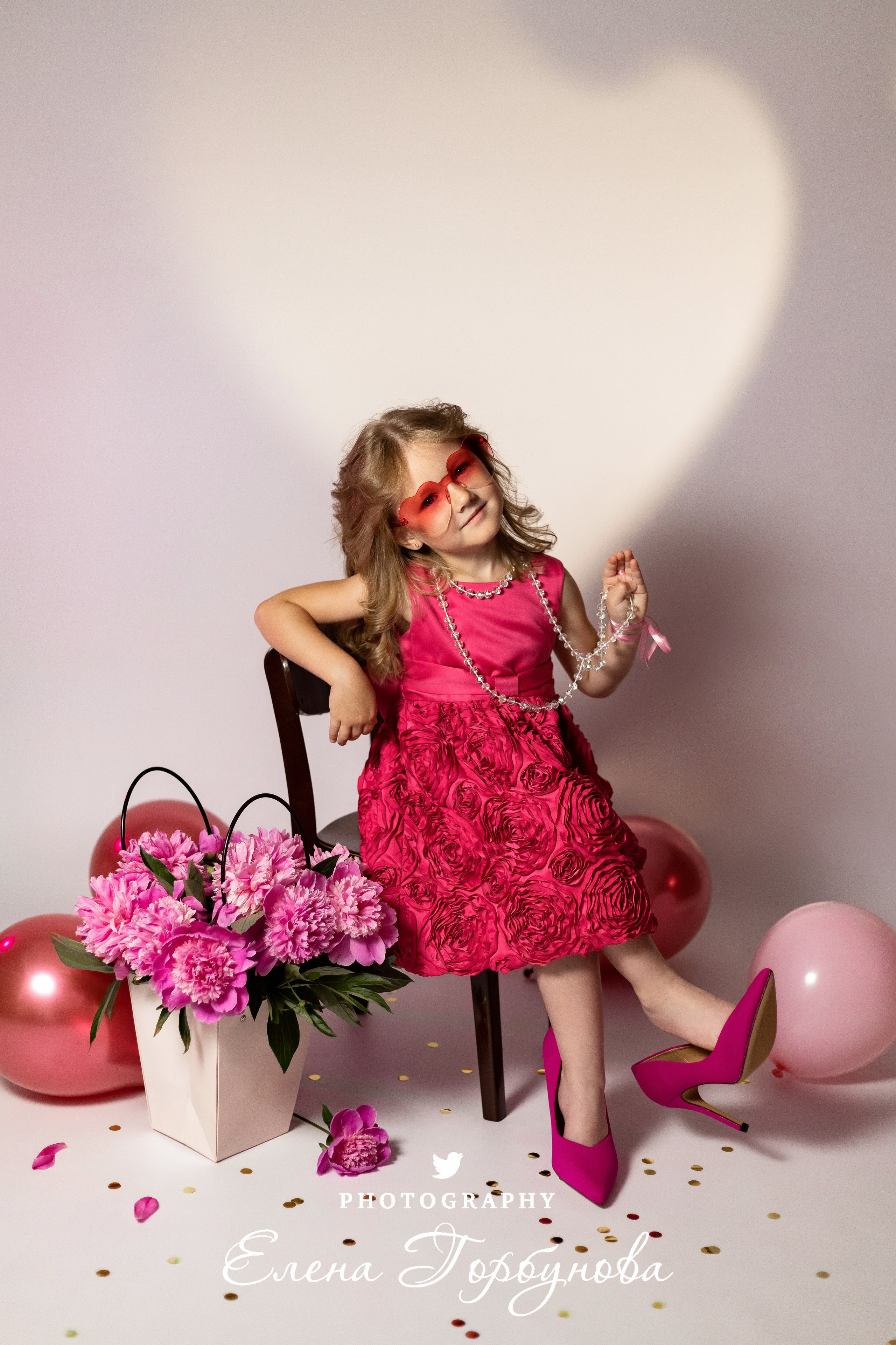 «Модница в розовом» В моей студии. Вероника и Александра. 2024. Фотограф Пермь. Свадьбы. Семья и дети, школа, д. сад. Фотокниги