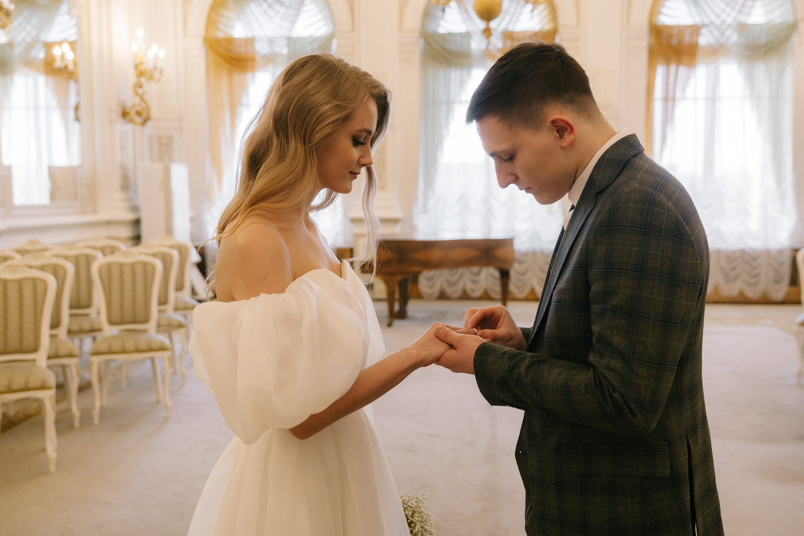 ДВОРЕЦ № 1 | Март, Исаакий, Английская набережная. Свадебный фотограф в Санкт-Петербурге Полина Корзухина