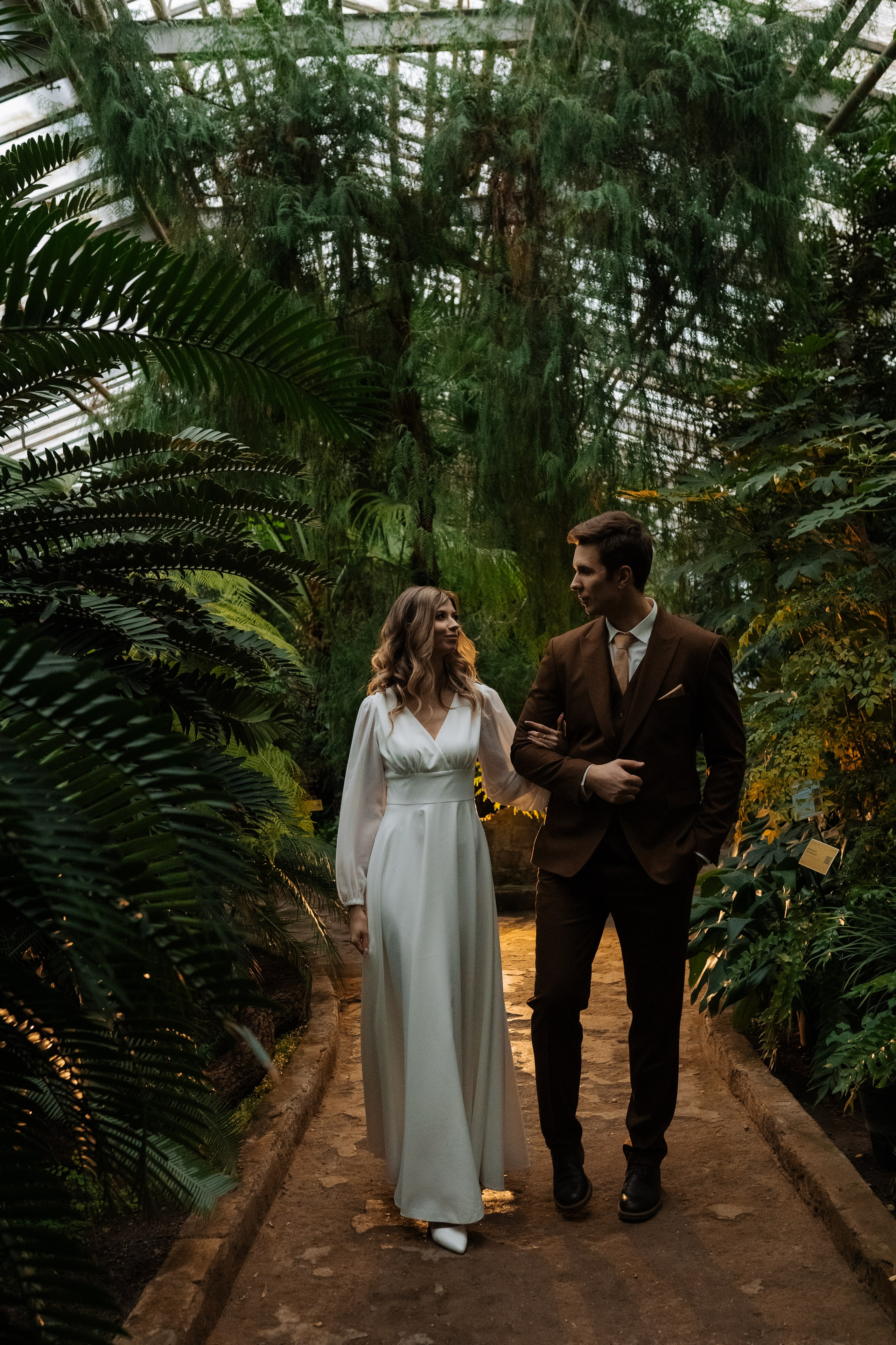 Свадебная фотосессия в оранжерее, Москва. Свадебный фотограф в Москве Анна Полушина