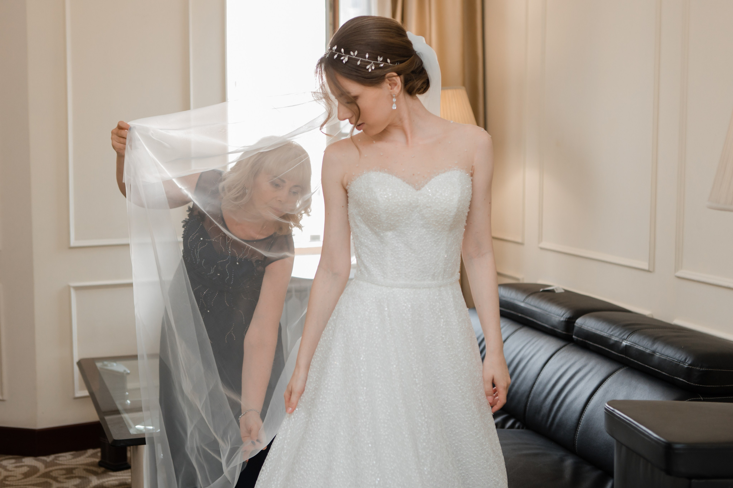 Свадебная фотосъемка Евгения и Натальи. Свадебные фотографии. Видеосъемка и фотосъемка свадеб. Фотограф и оператор на свадьбу. Видеосъемка подкастов, собственная видео-фотостудии. Предметная фотосъемка