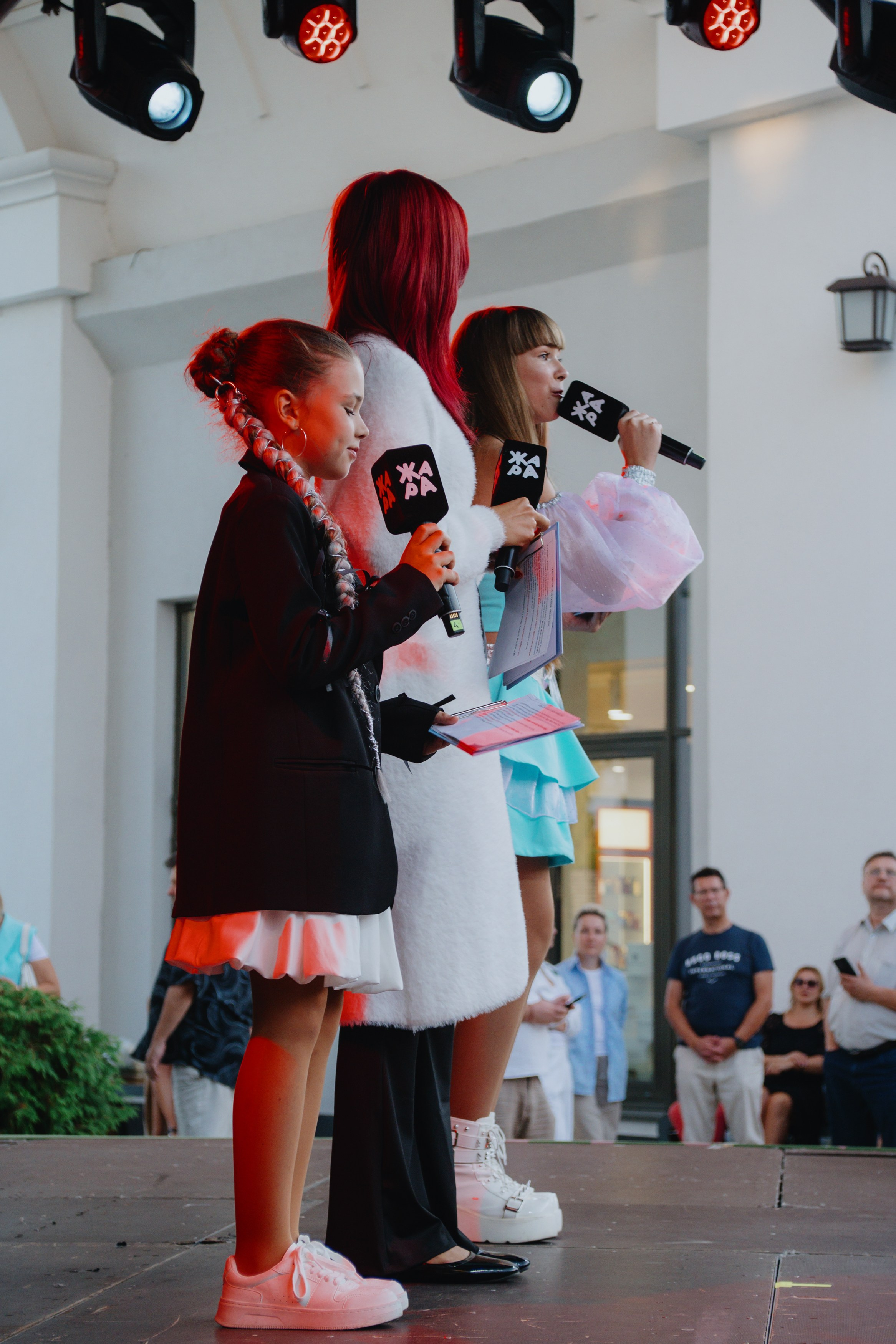 EstateMall SUMMER FEST. Бэкстейдж и репортажный фотограф в Москве Артем Онацко