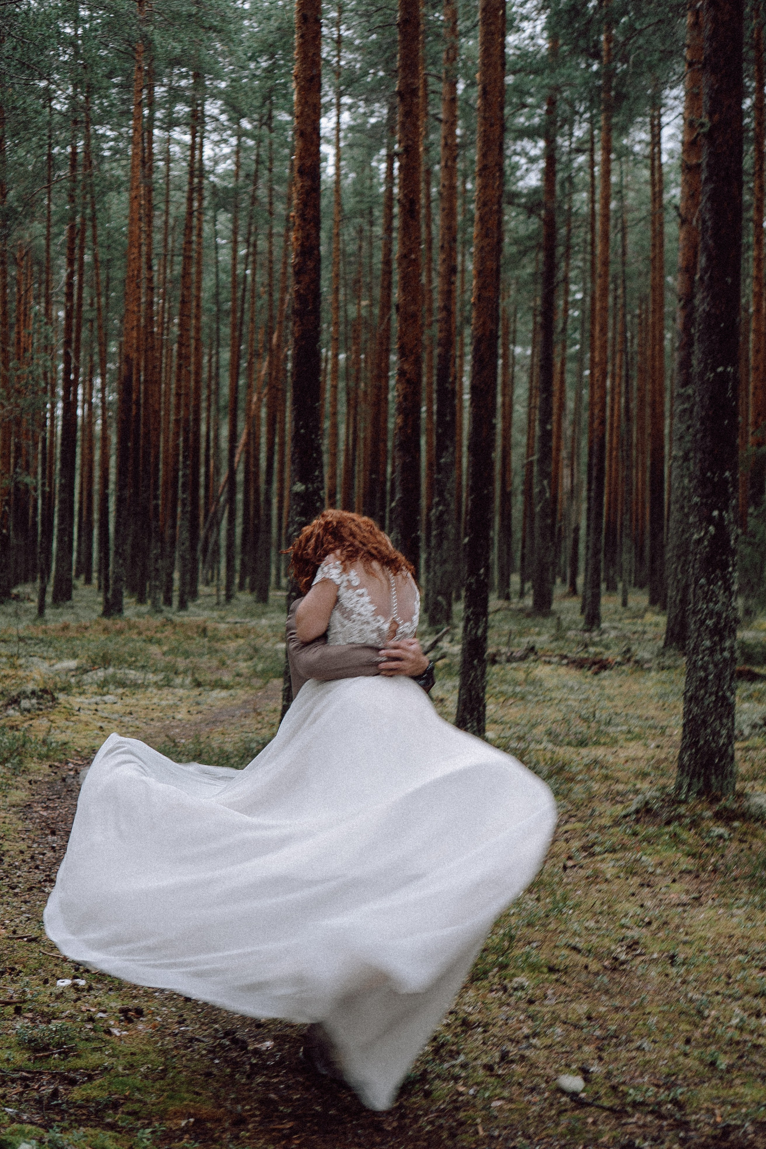 СВАДЕБНАЯ ФОТОСЕССИИЯ ПАРЫ В ГОРОДЕ ПРИОЗЕРСК В СОСНОВОМ ЛЕСУ И С ПИКАПОМ. Профессиональный фотограф, Санкт-Петербург — Виктория Богомолова