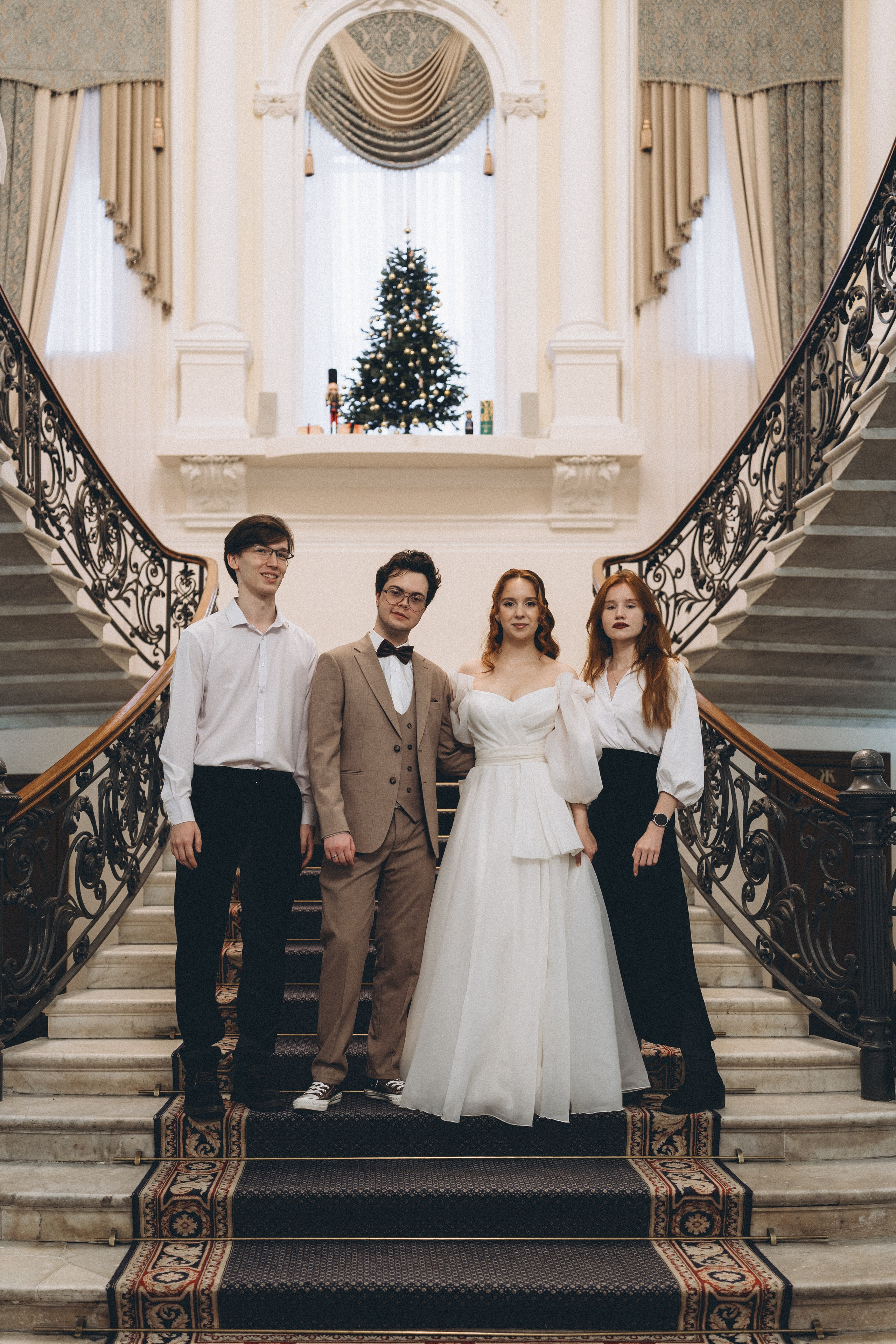 СВАДЕБНАЯ СЬЕМКА ВО ВТОРОМ ДВОРЦЕ С ГОСТЯМИ И ПРОГУЛКА В ТАВРИЧЕСКОМ САДУ. Профессиональный фотограф, Санкт-Петербург — Виктория Богомолова