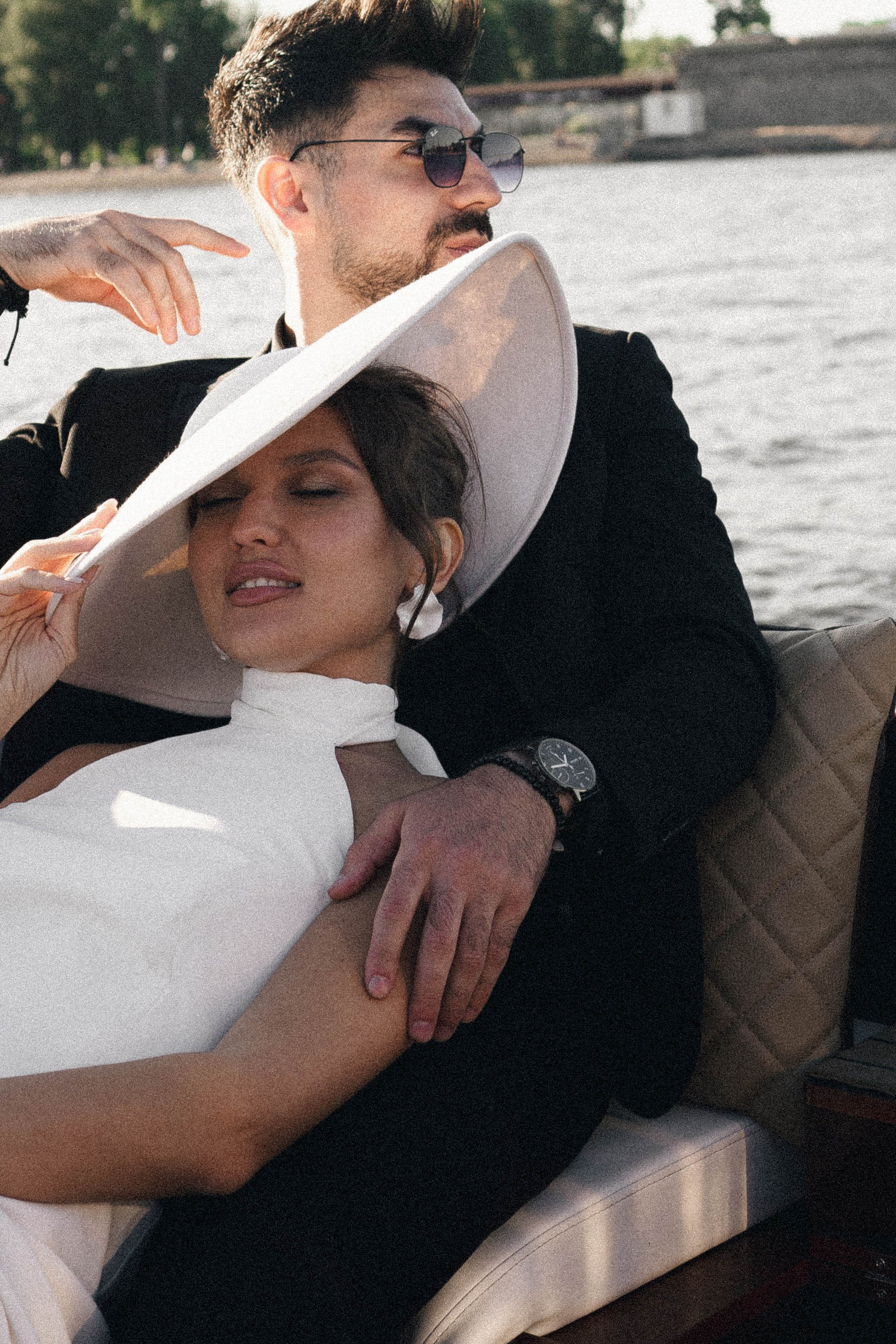 СВАДЕНБНАЯ СЬЕМКА НА КАТЕРЕ ПО КАНАЛАМ САНКТ-ПЕТЕРБУРГА И В АКВАТОРИИ НЕВЫ. Профессиональный фотограф, Санкт-Петербург — Виктория Богомолова