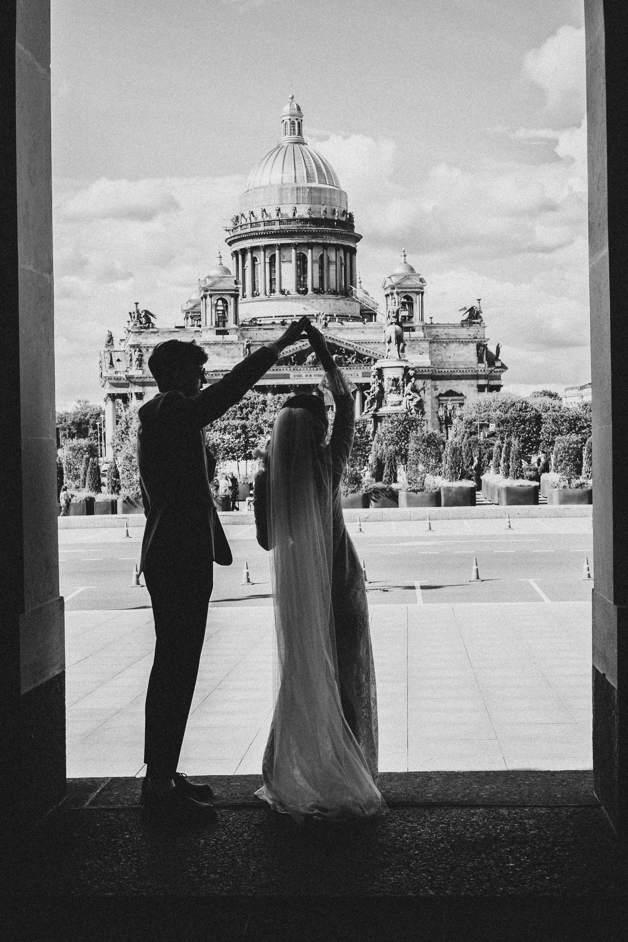 СВАДЕБНАЯ ПРОГУЛКА ВОЗЕ ИСАИКЕВСКОГО СОБОРА АСТОРИИ И ЗАКОНОДАЛЕТНОГО СОБРАНИЯ. Профессиональный фотограф, Санкт-Петербург — Виктория Богомолова