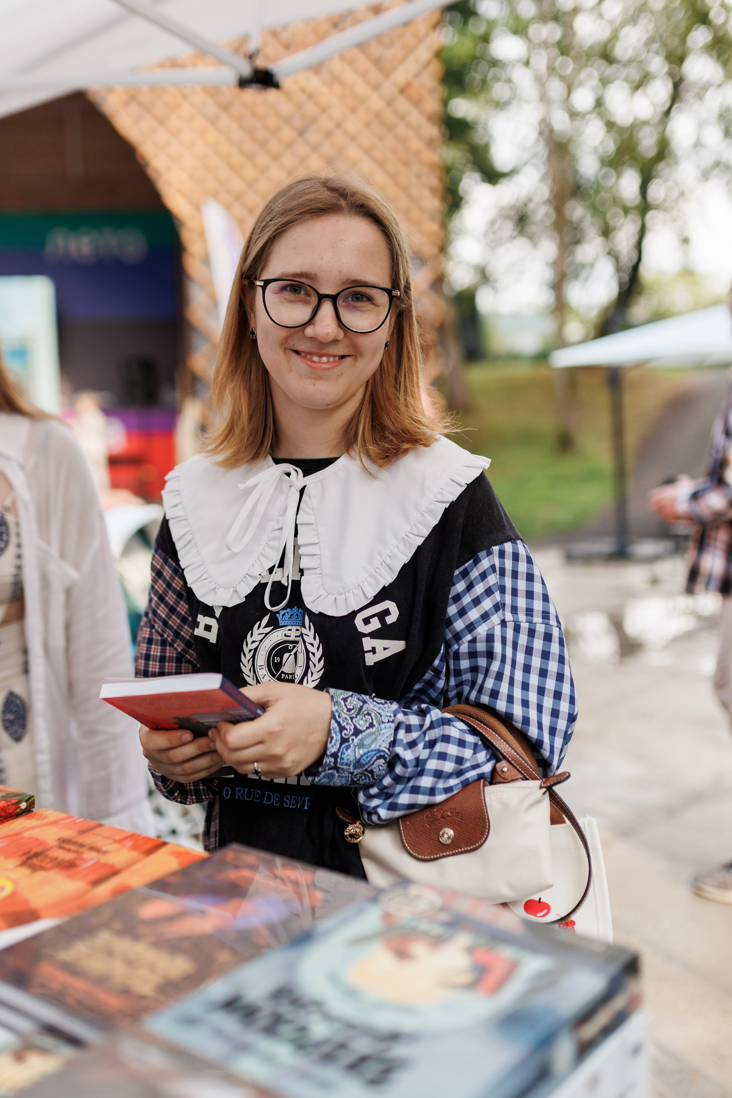 Книжный фестиваль «Смены» в Выксе 2025. Фотограф городских и семейных событий Артем Карпухин