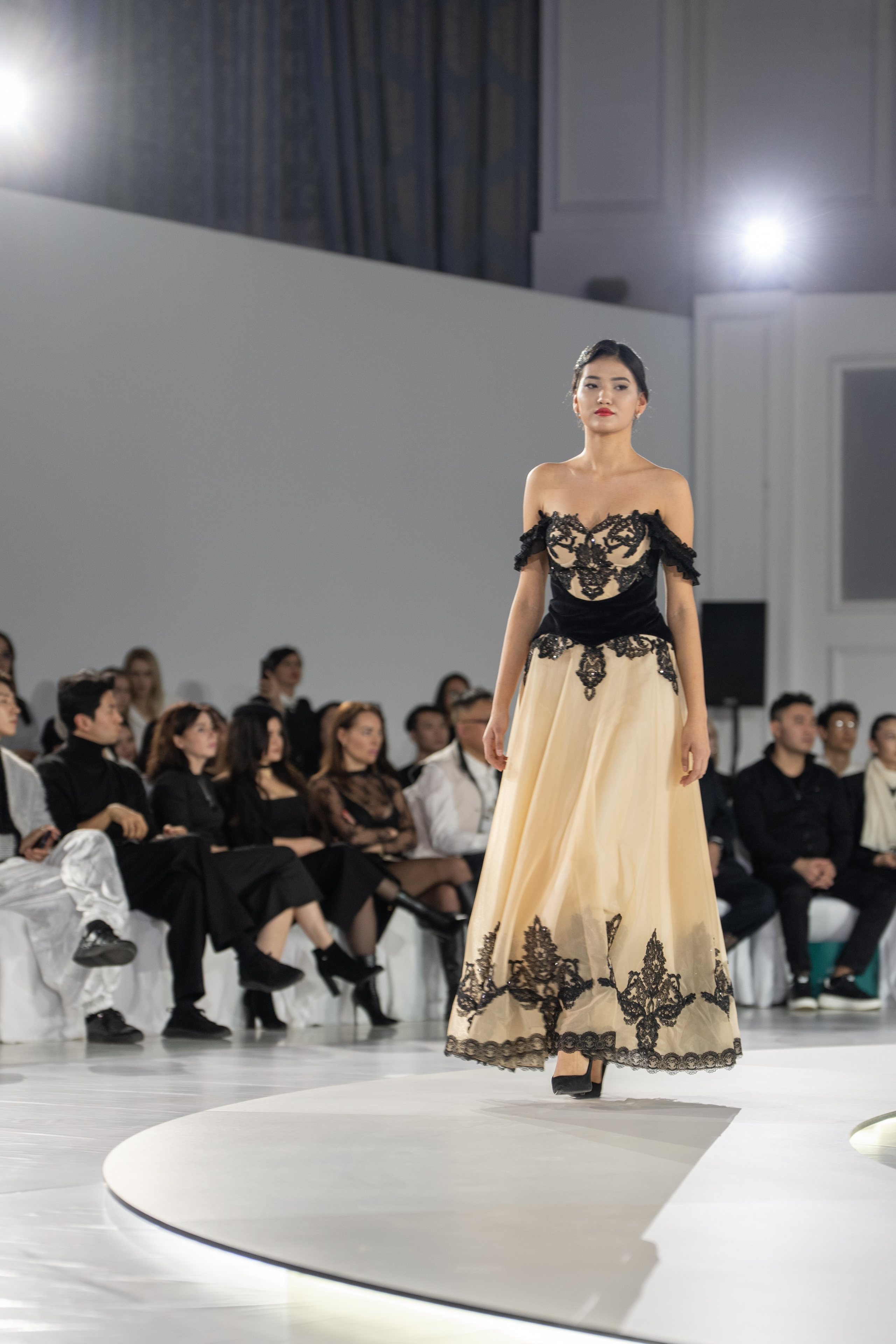 Naiyl Baikuchukov. Сайт Алматинского НЮ АРТ, будуар и фэшн фотографа Дениса Карпенко