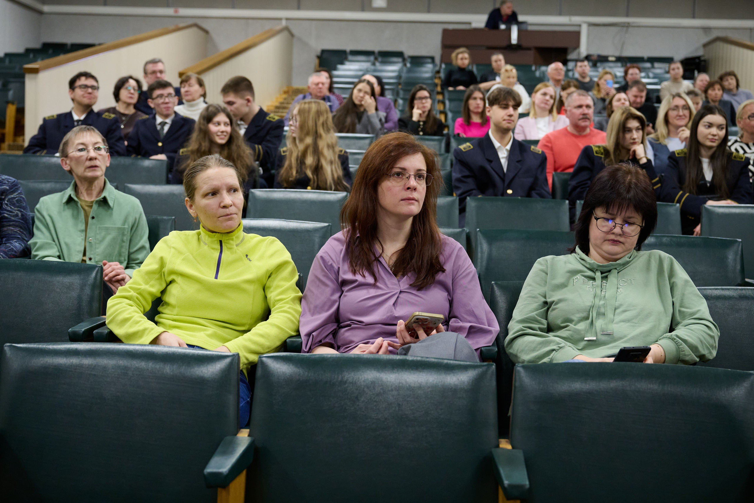 Фотовыставка «Территории» в Росгеолфонде. Фотограф Роман Адлер