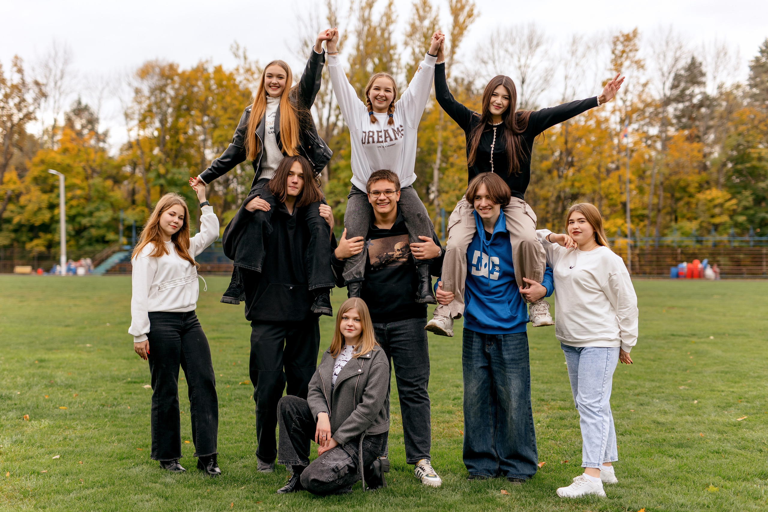 11 класс осенью в роще. Свадебный и семейный фотограф в Туле и области Маша Костина