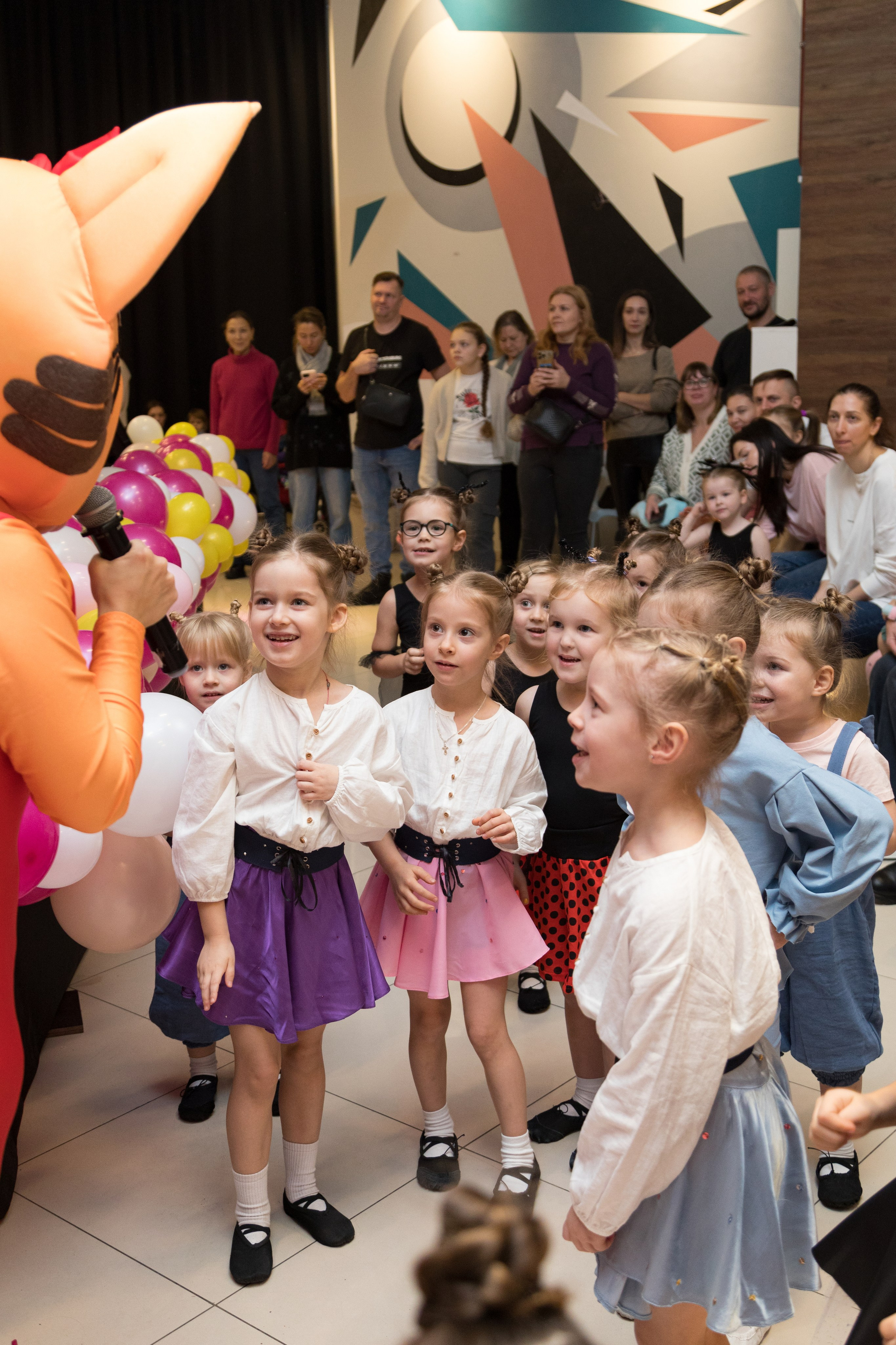 Отчетный концерт танцевального коллектива «ПЕТЕРБУРИКИ». Детский и контент фотограф Надя Волкова Санкт-Петербург