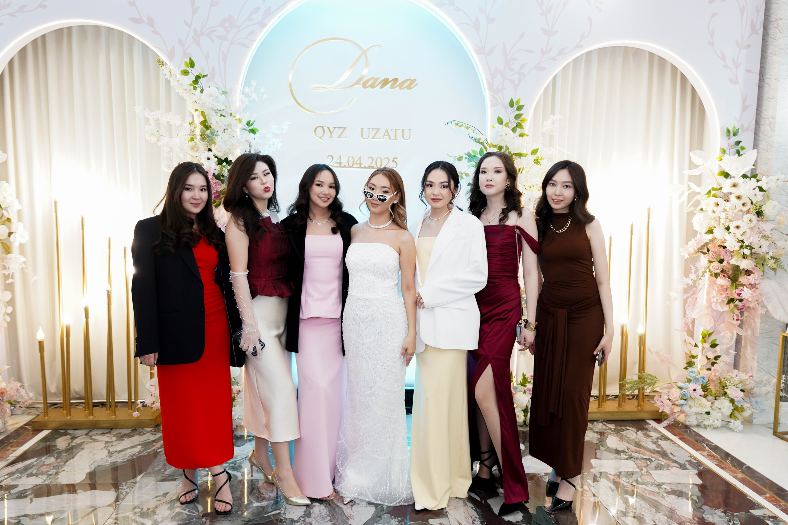 Dana uzatu. Фотограф Ернар Ержанов