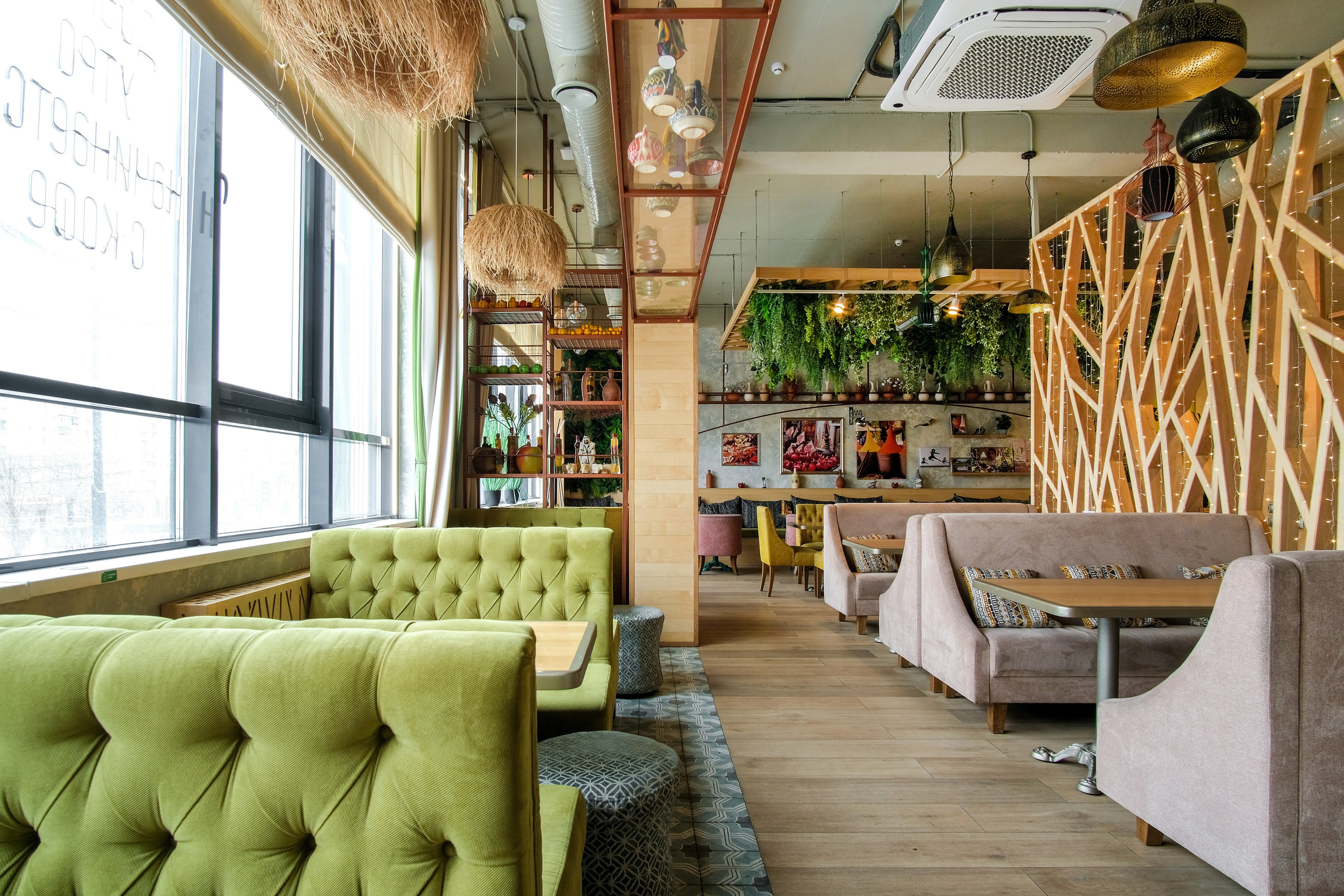 Фотография интерьера  кафе 