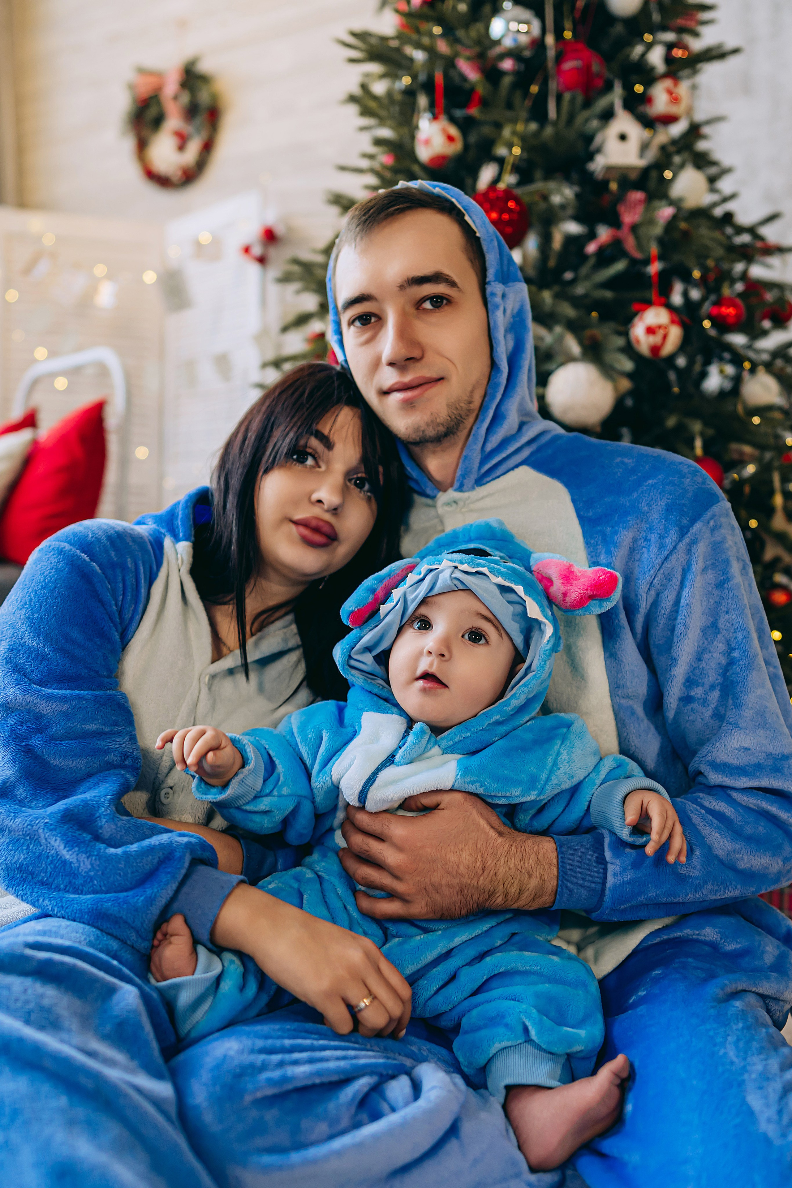 Семейная фотосессия в студии с ребенком