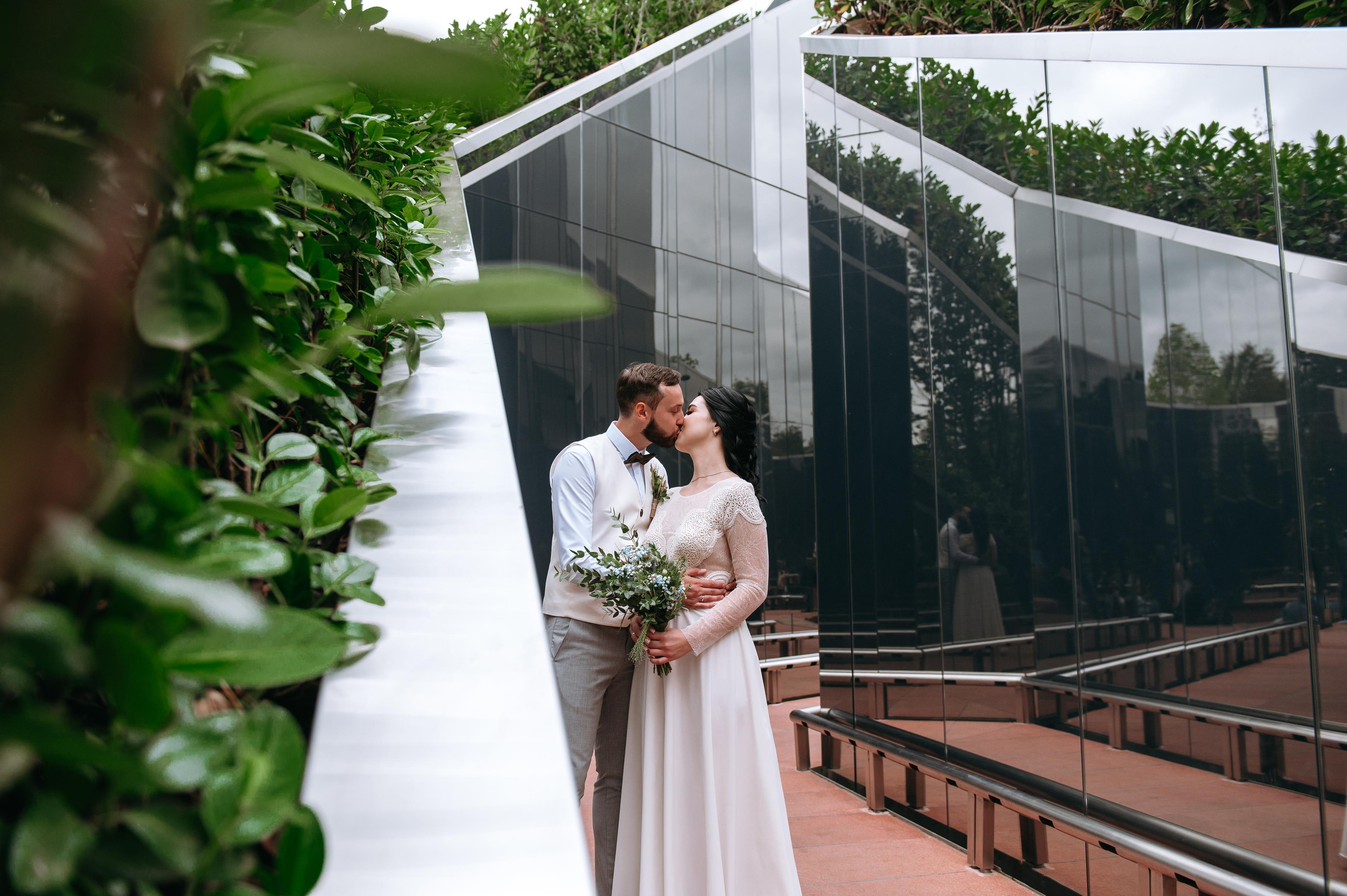 Свадебная прогулка. Lifestyle фотограф