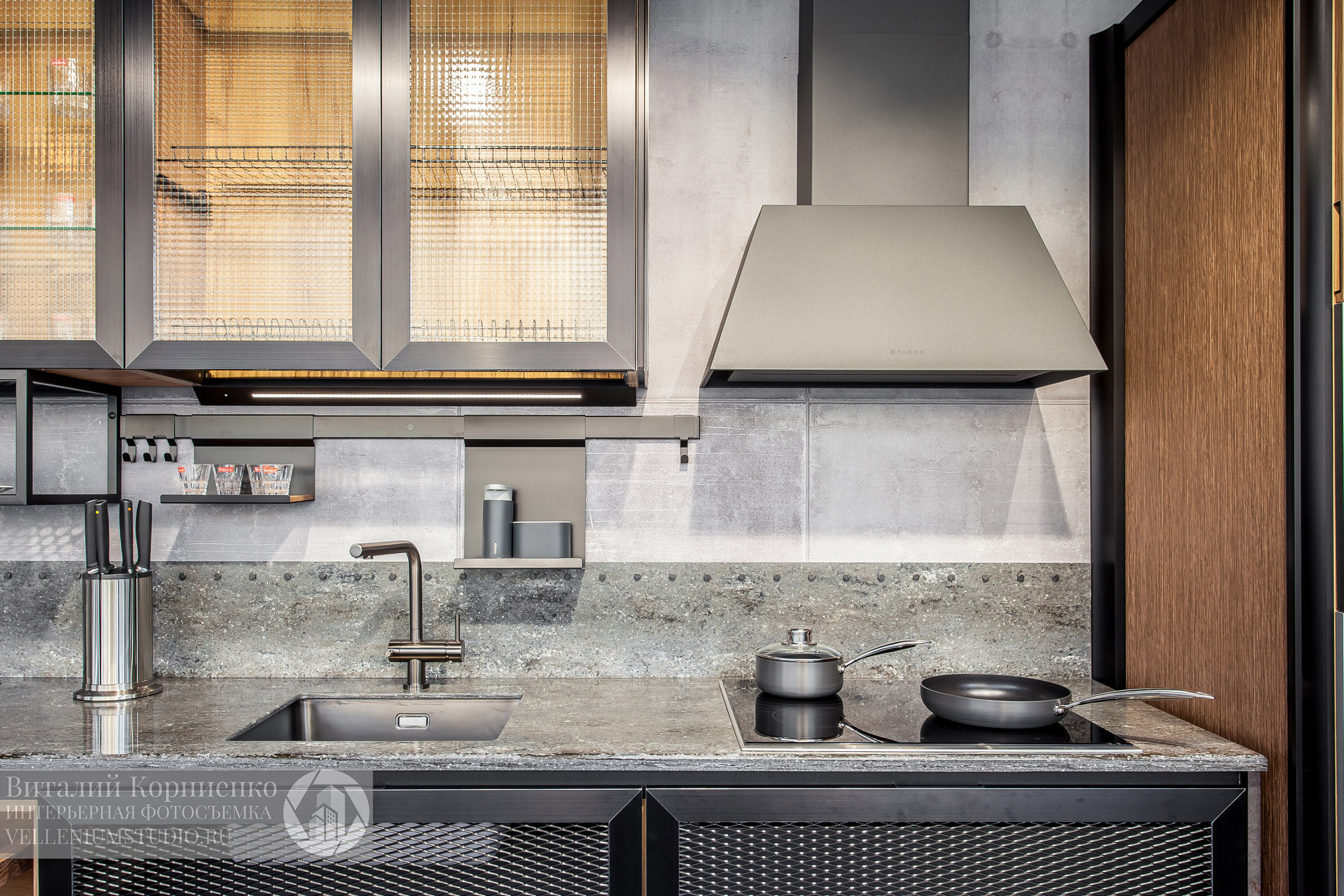 Фотосъемка кухни в салоне мебели. Интерьерный фотограф Краснодар: профессионально по доступным ценам