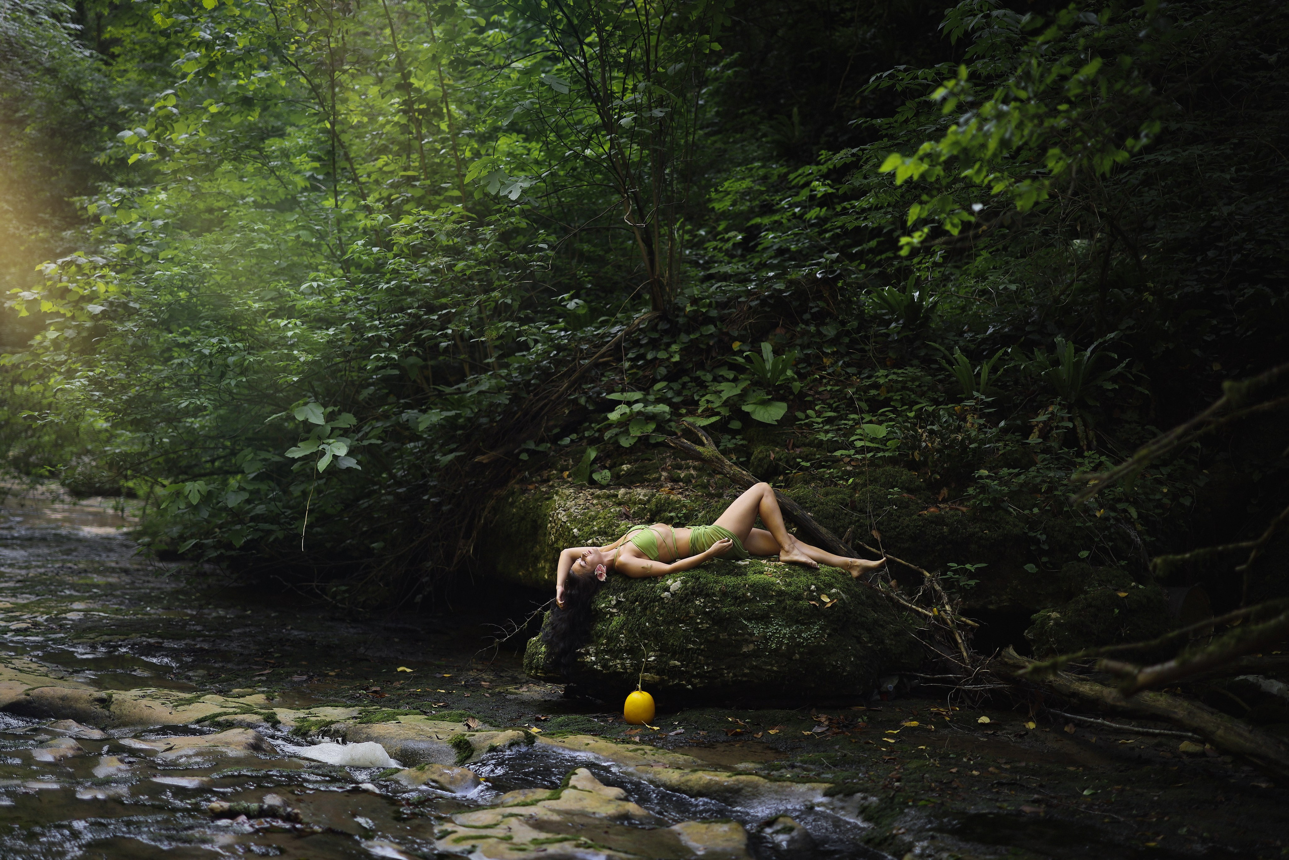 Фотосессия на Водопаде. Абхазия. Свадебный и семейный фотограф в Абхазии Жанна Соснина