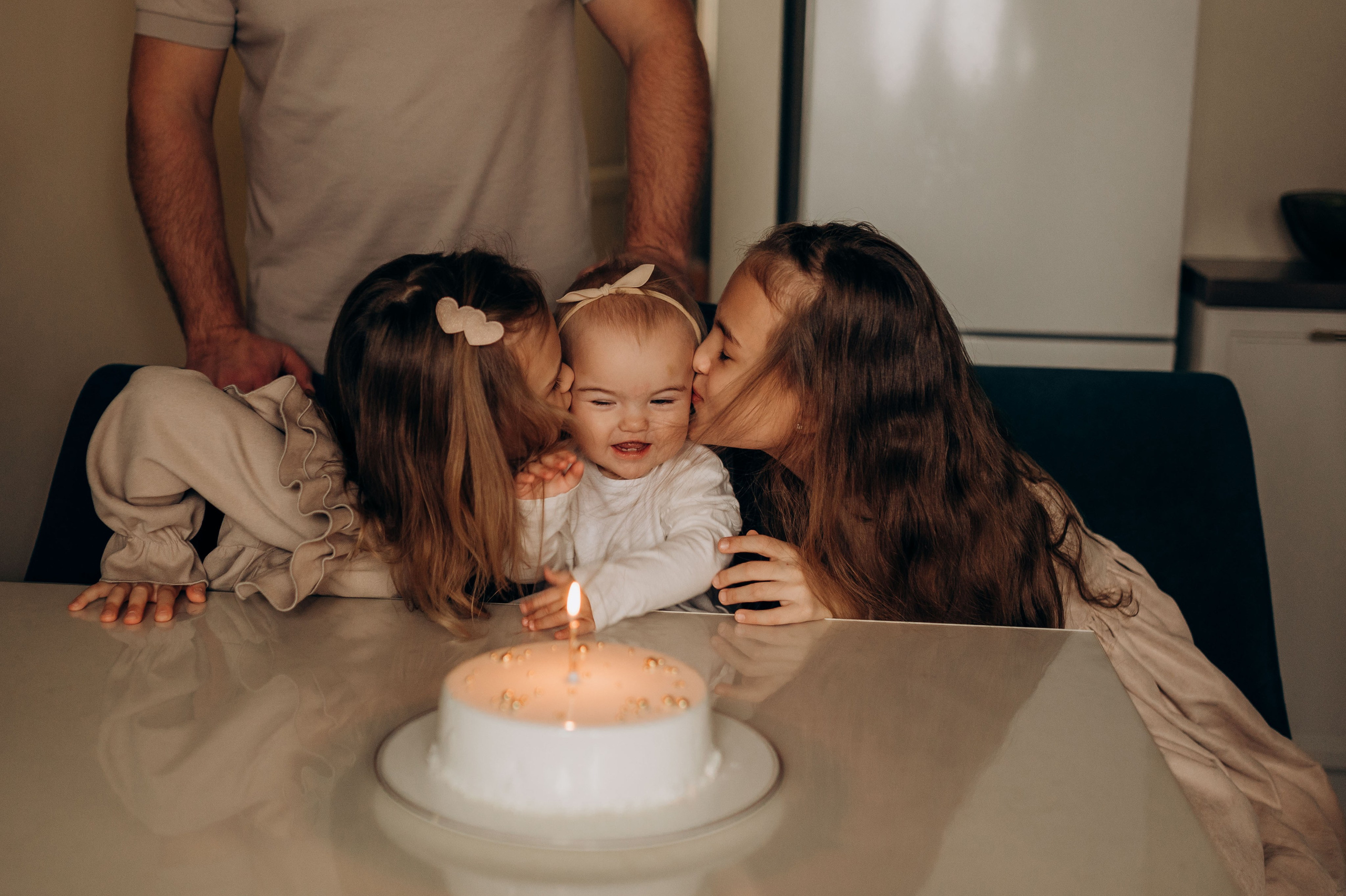 Годик младшей сестрёнке. Семейный фотограф в Домодедово и Москве Елена Пичугина