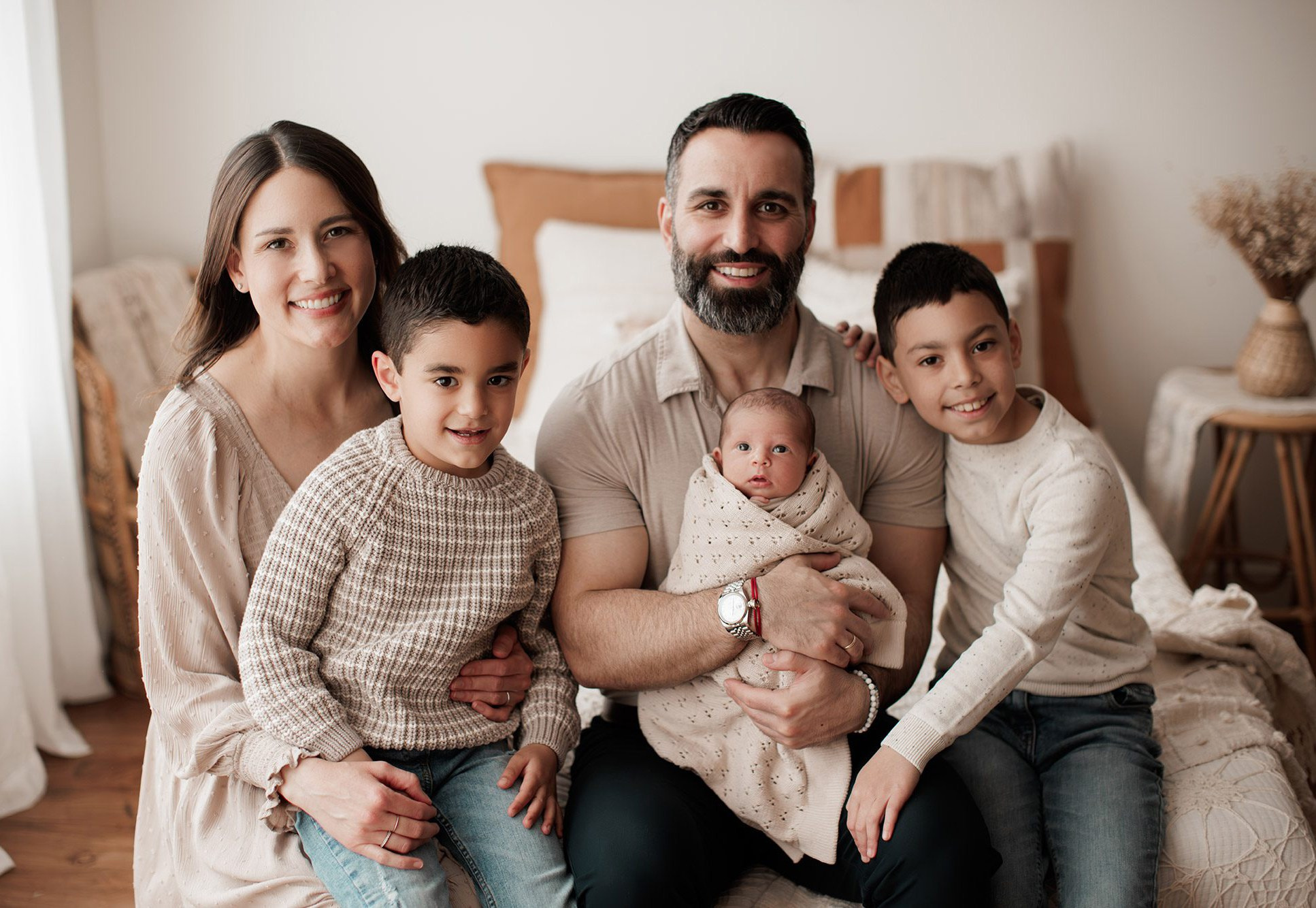 Новорожденные. Фотосессия в студии в Москве от профессионального фотографа услуги по доступным ценам