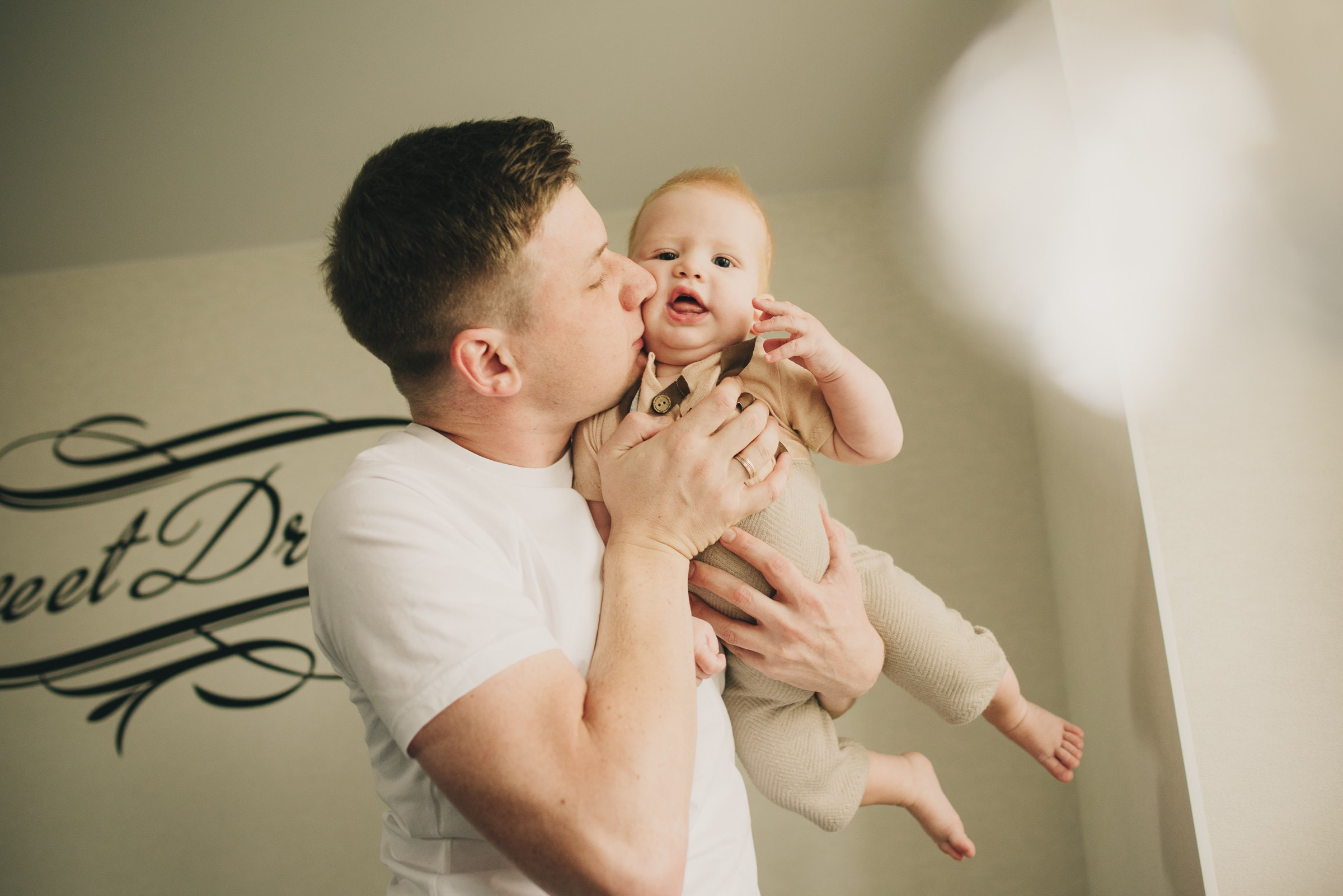 Наш мир — маленький ты!. Фотограф в Москве новорожденные свадьбы семьи Дарья Ларионова