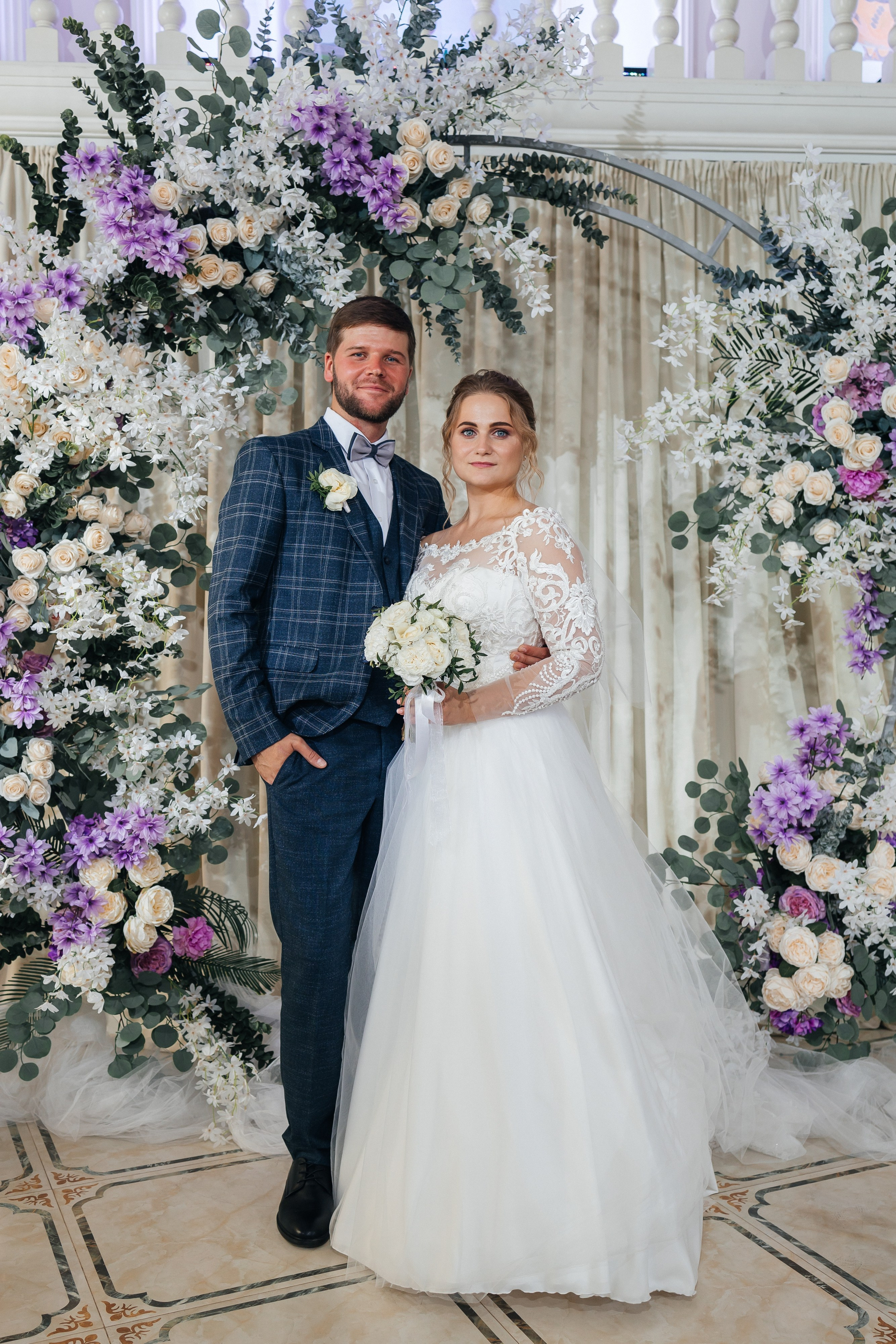 Трогательная выездная церемония в уютном ресторане. Олег Сверчков | Свадебный фотограф Вологда