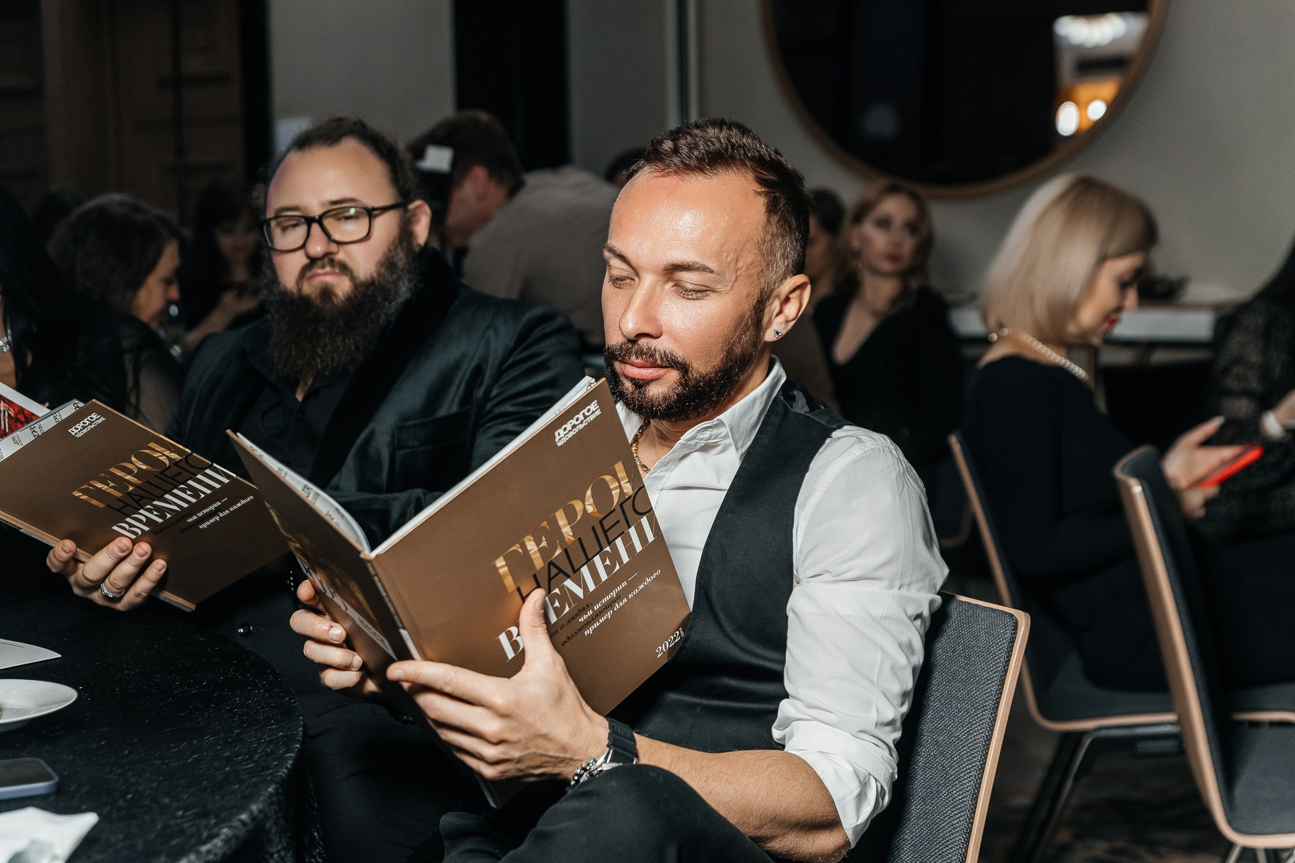 ПРЕЗЕНТАЦИЯ КНИГИ «ГЕРОИ НАШЕГО ВРЕМЕНИ». Свадебный и репортажный фотограф в Ростове-на-Дону Павел Кислов