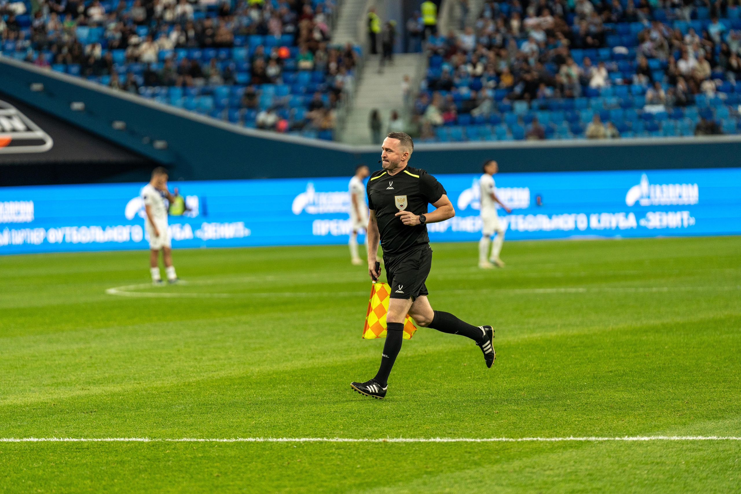 Репортажный фотограф спорт съемка на Газпром Арене: Зенит–Динамо