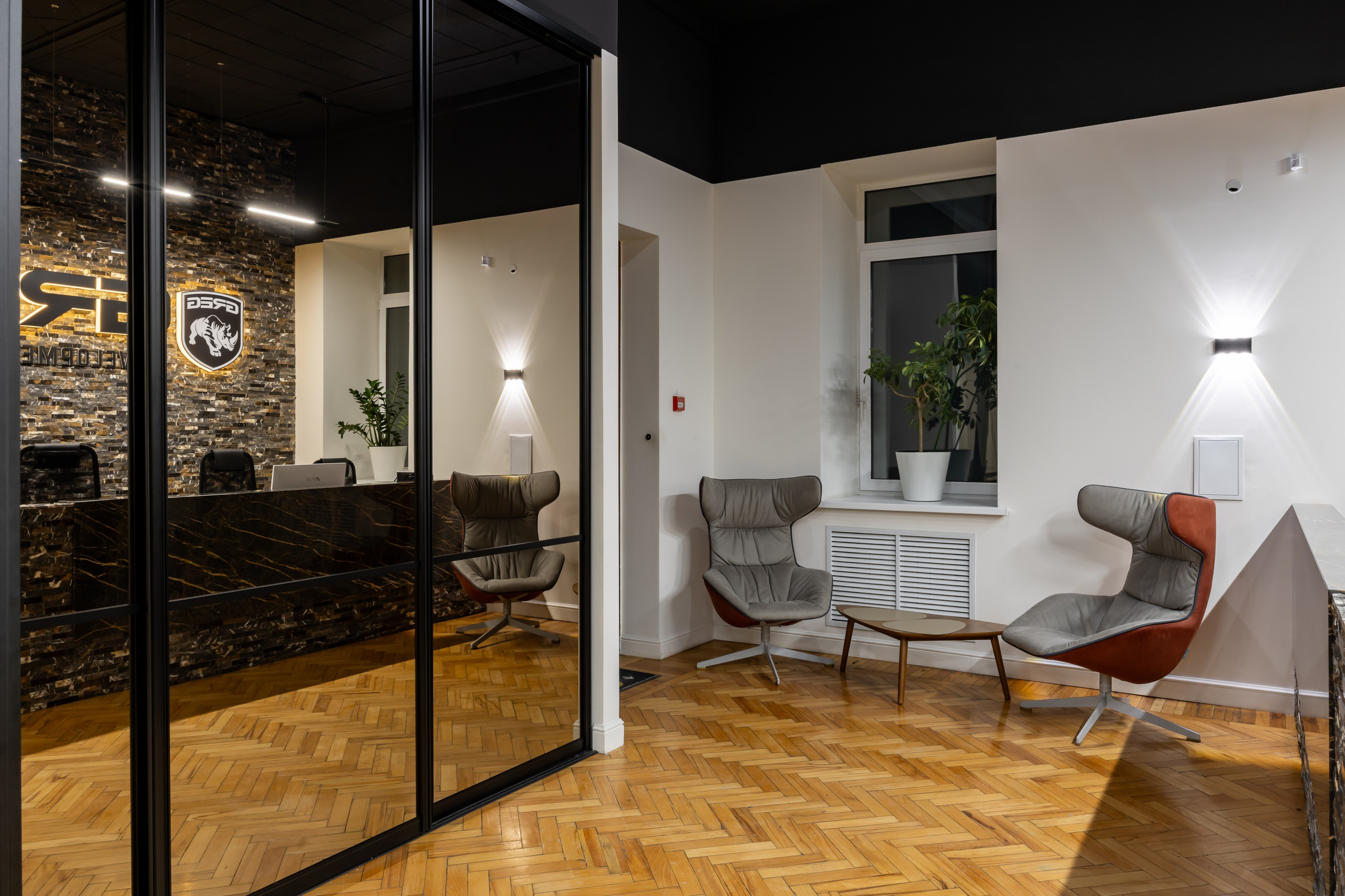 Съемка офиса девелоперской компании. Интерьерный, предметный и контент фотограф в Иркутске Наталья Карпова