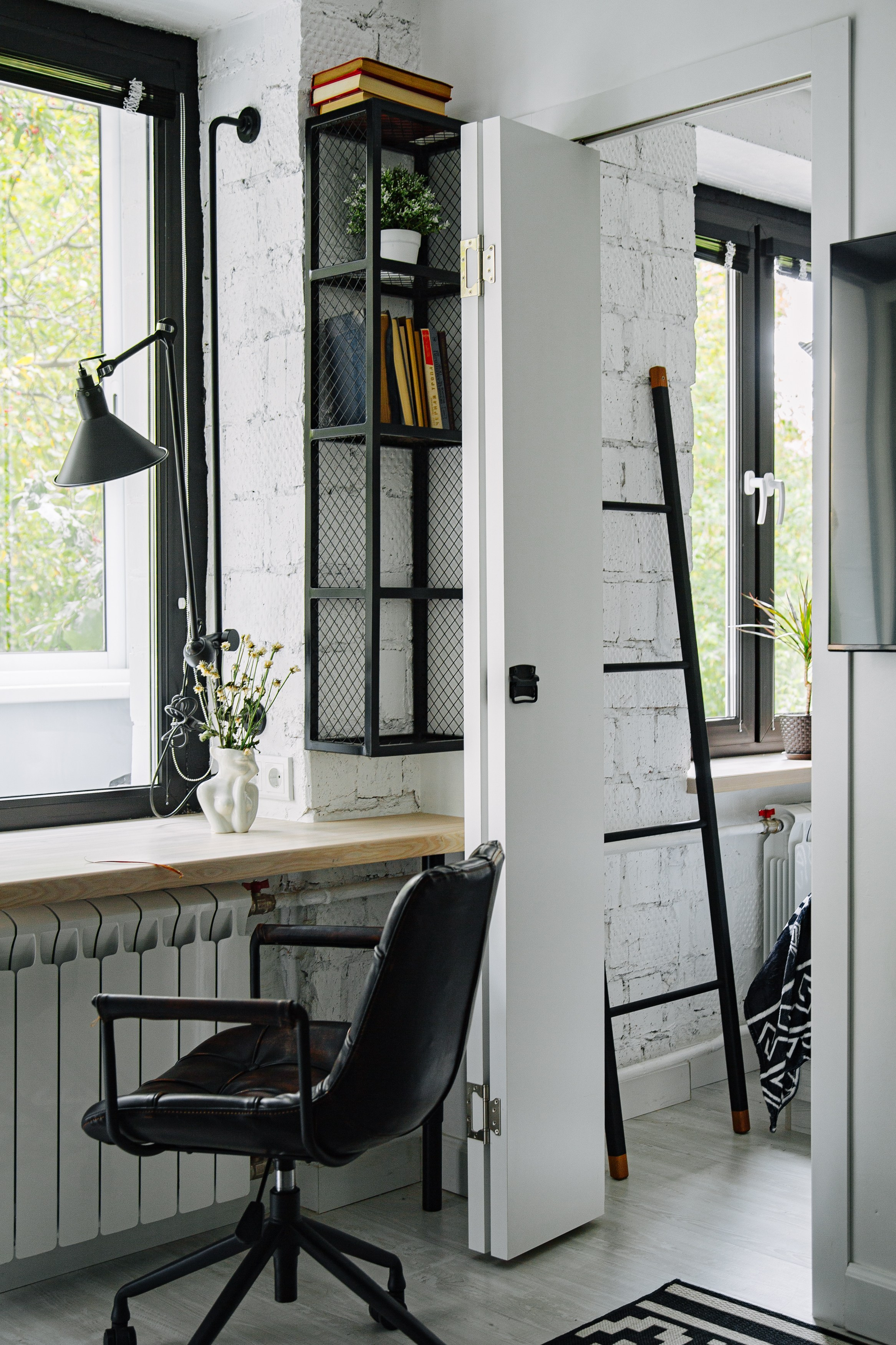 ЧБ лофт 28 кв. м. Фотограф Оля Батист