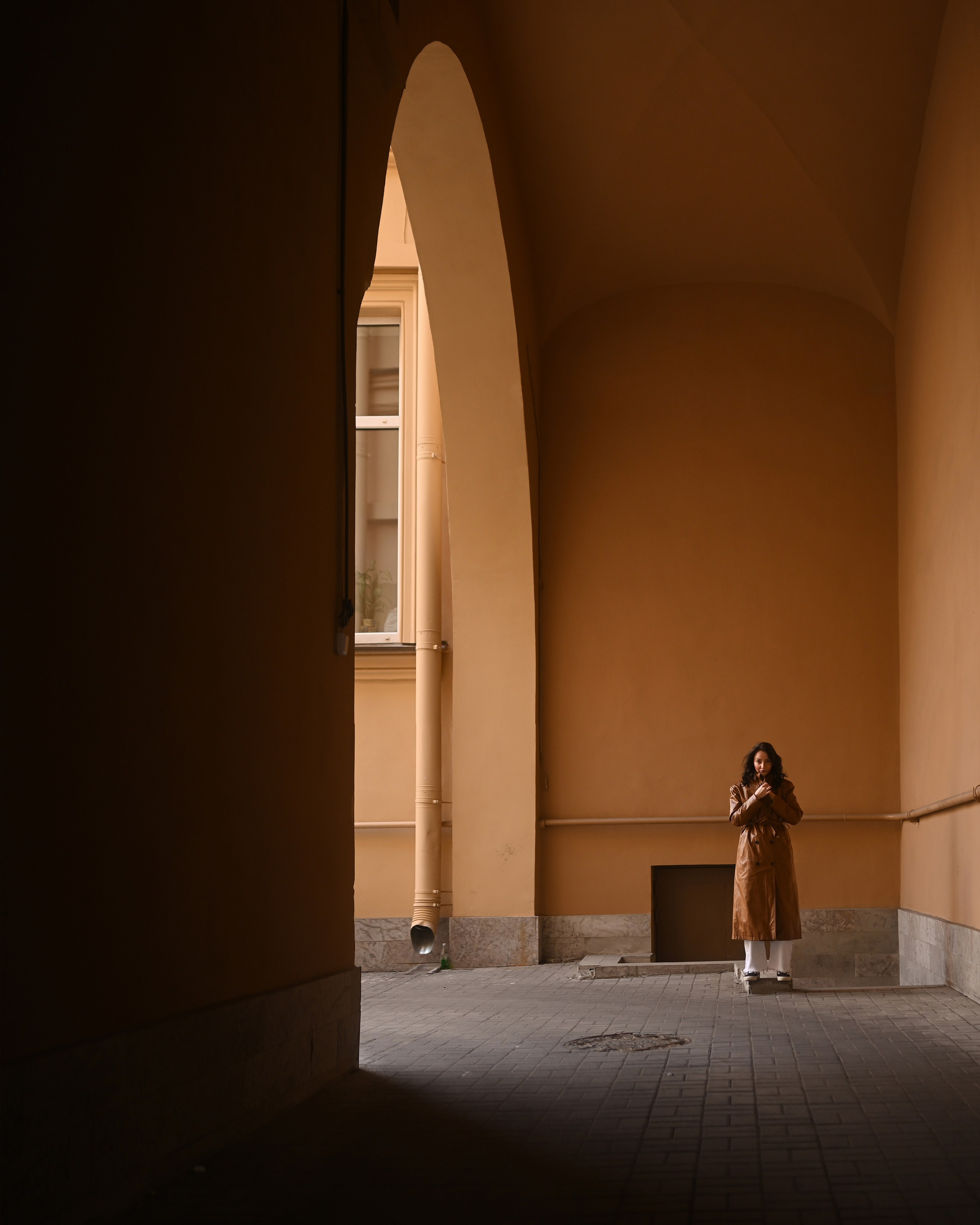 атмосферная фотография сделанная в арке Петербургского двора