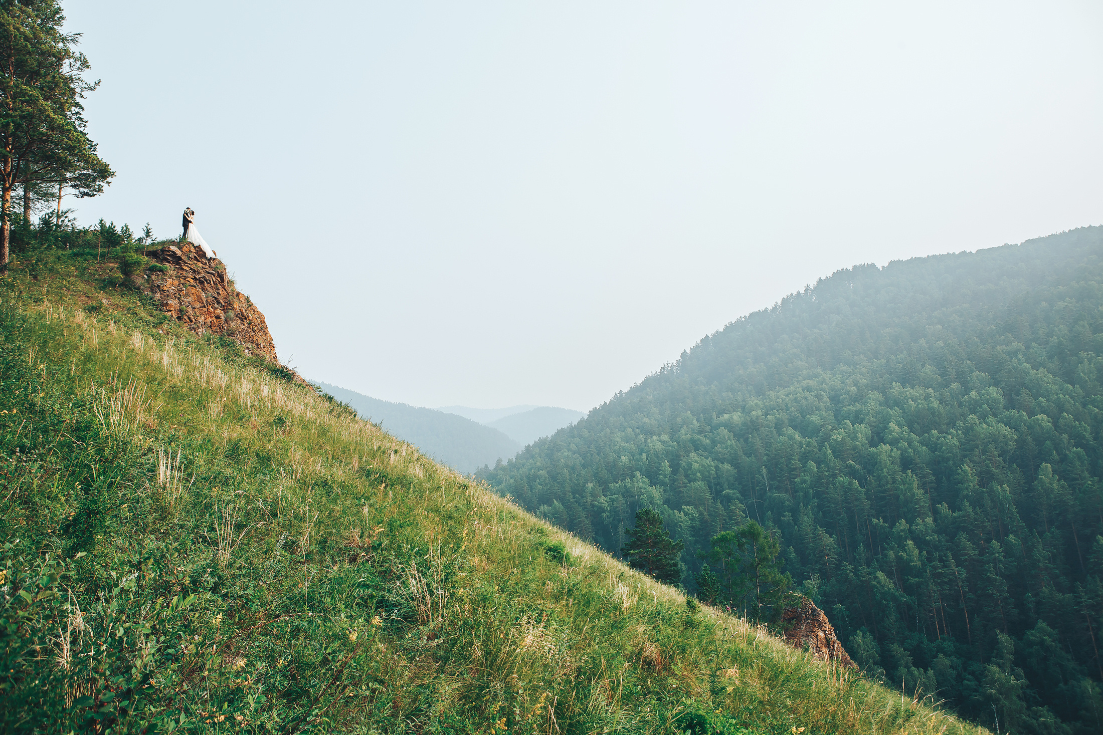 Фотосессия в Красноярске локация скала чёртов палец.