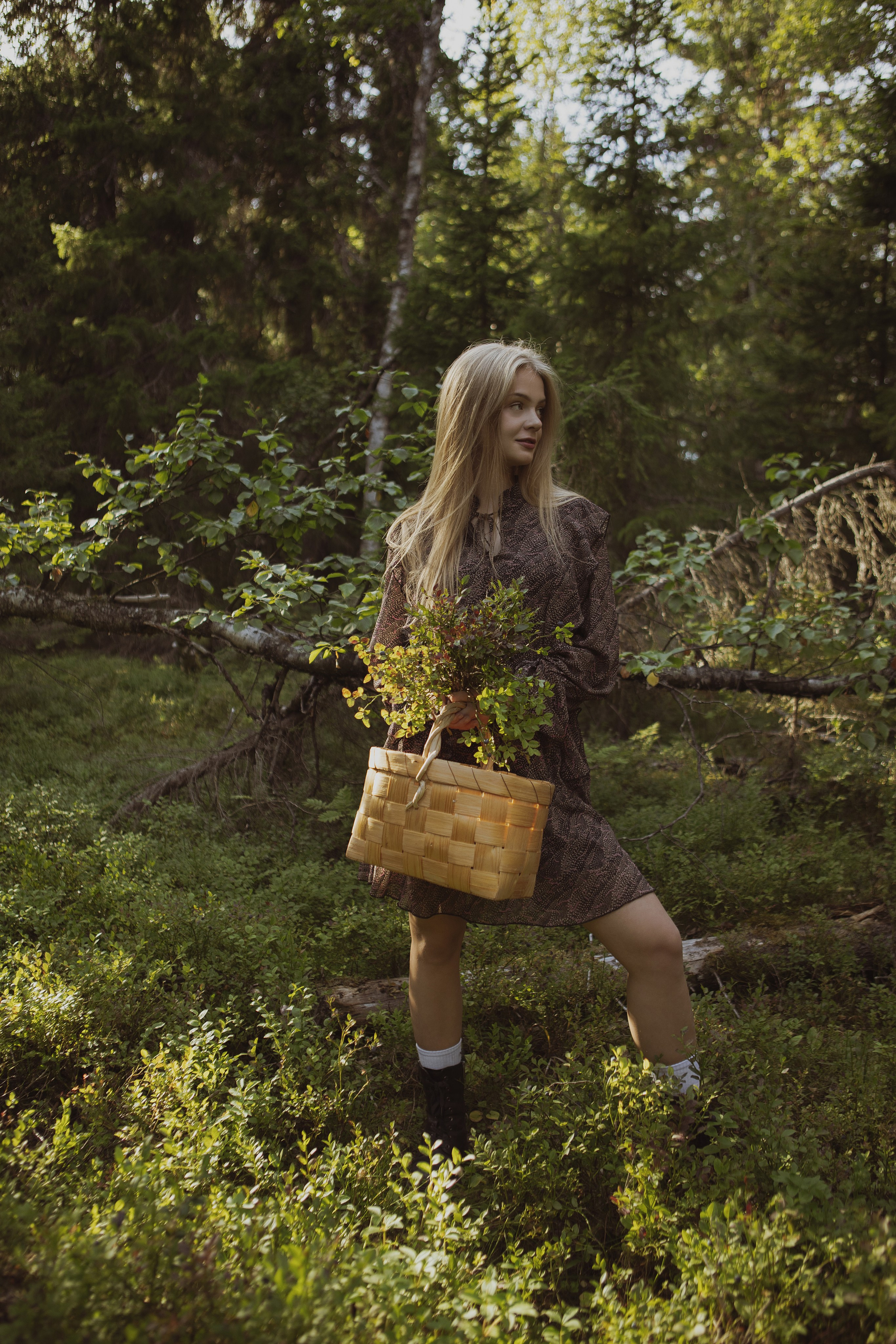 Семейная фотосессия в лесу. Фотограф в Москве Таша Логинова