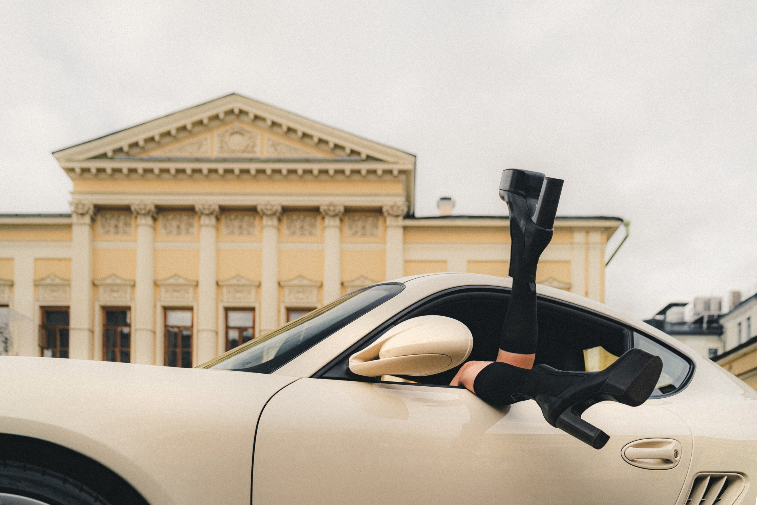 Porsche Cayman S x Anna. Фотограф Илья К. в Москве