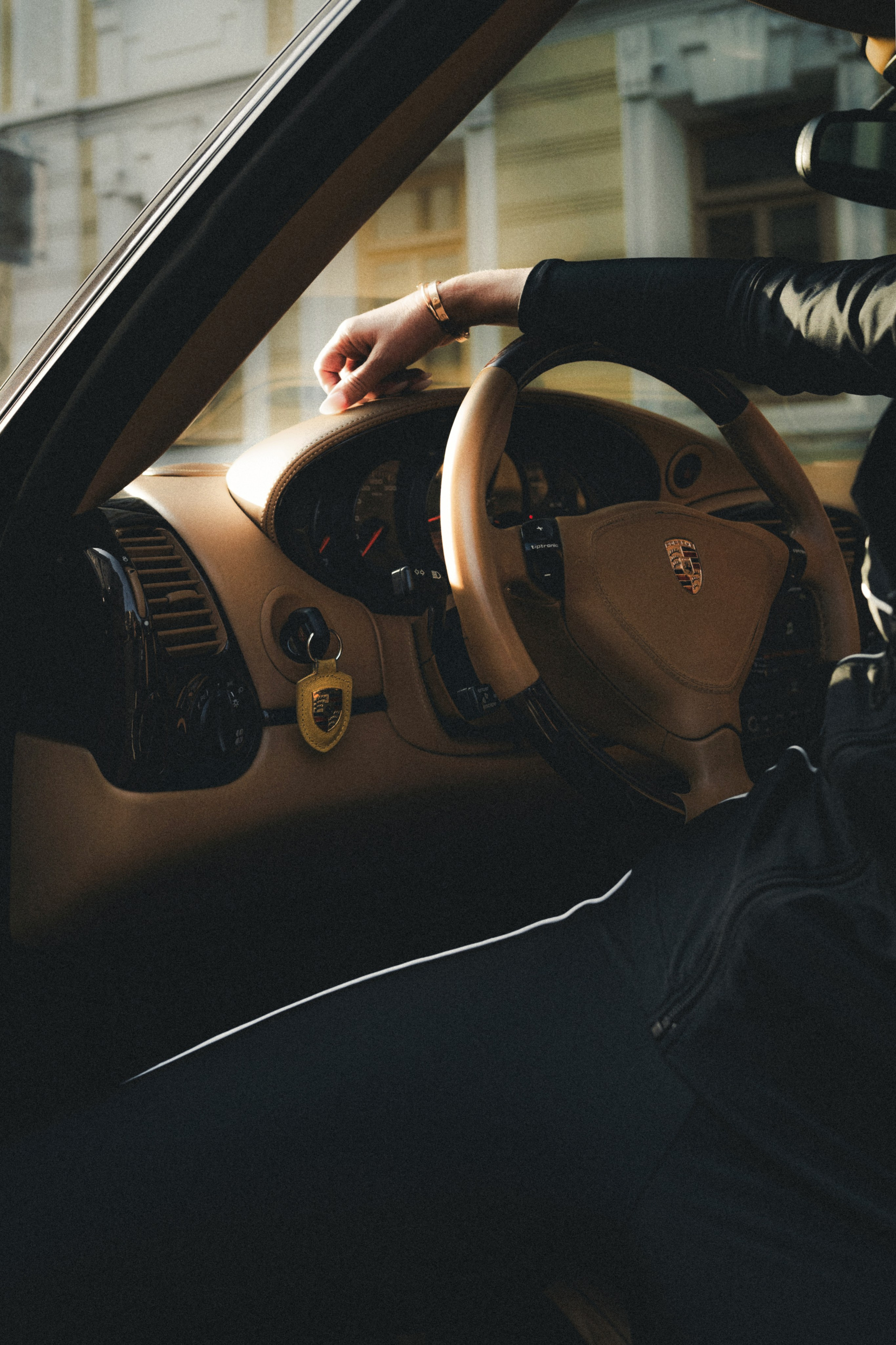 Porsche Carrera 4 Cabriolet x Elina. Фотограф Илья К. в Москве