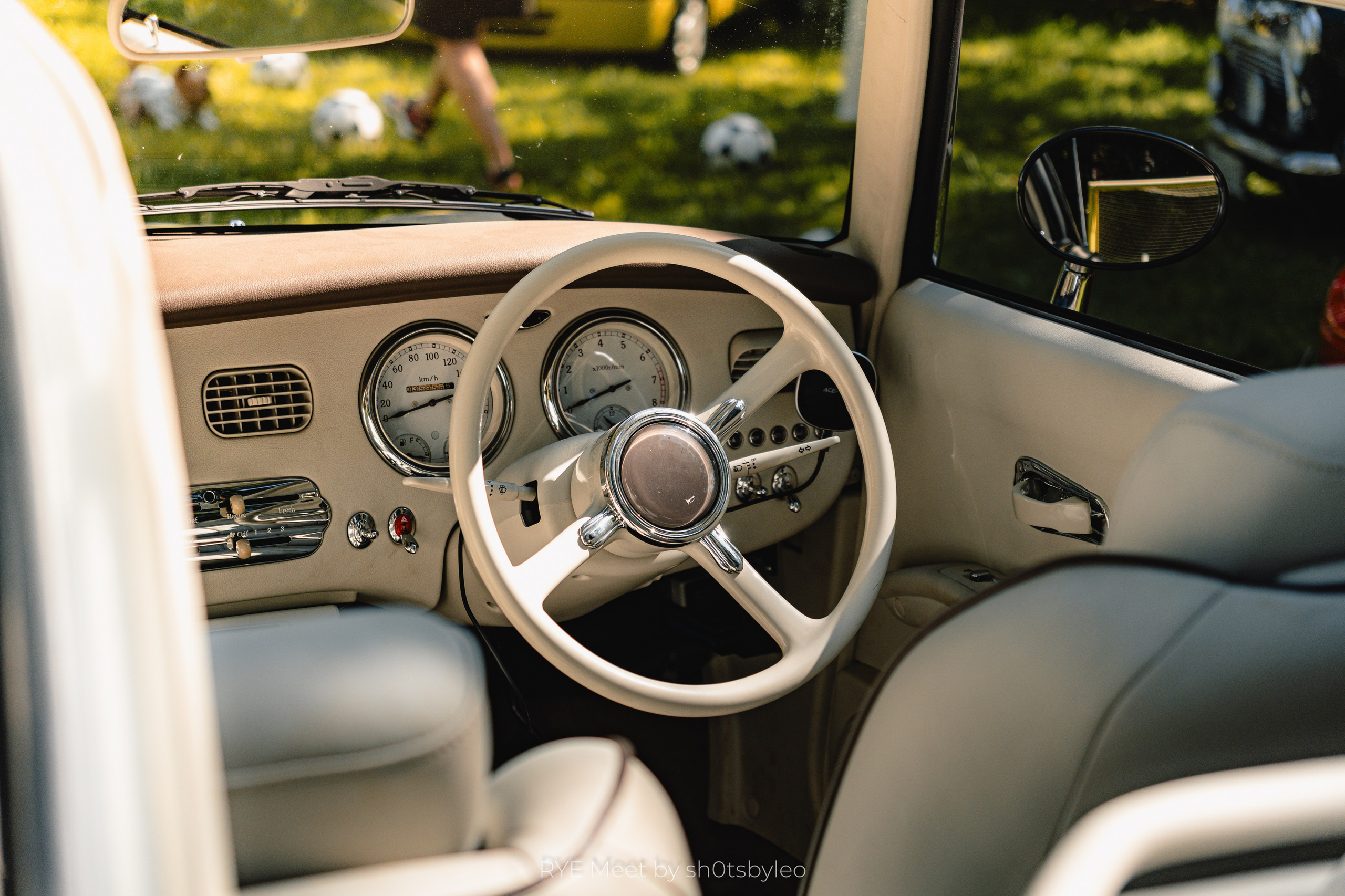 Масштабный летний фестиваль RYE Meet — встреча клуба любителей автомобилей старше 25-лет. Автомобильный фотограф Антон Цырулев
