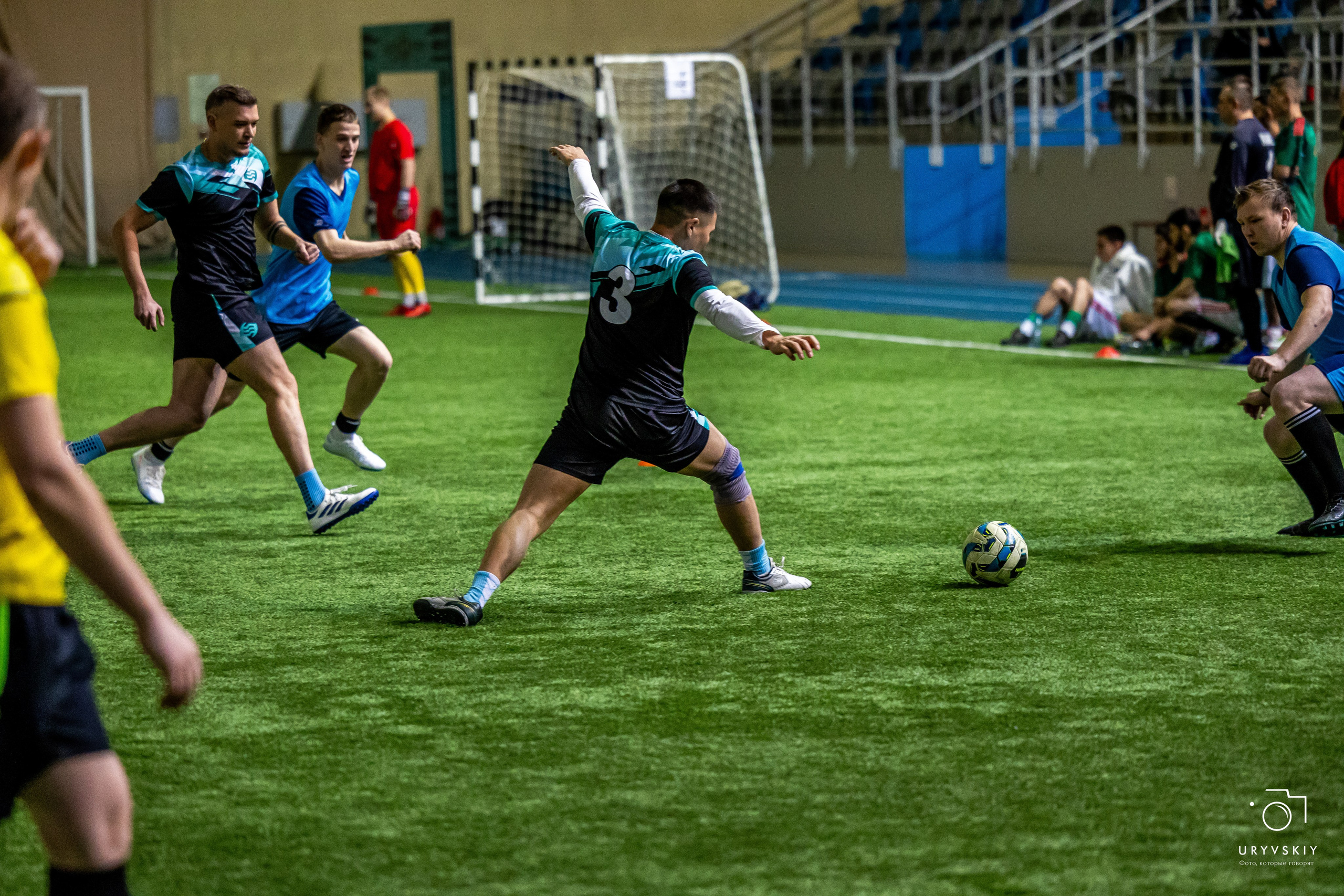 Командор футбол 29.11.2025. Игорь Урывский. Фотограф Красноярск