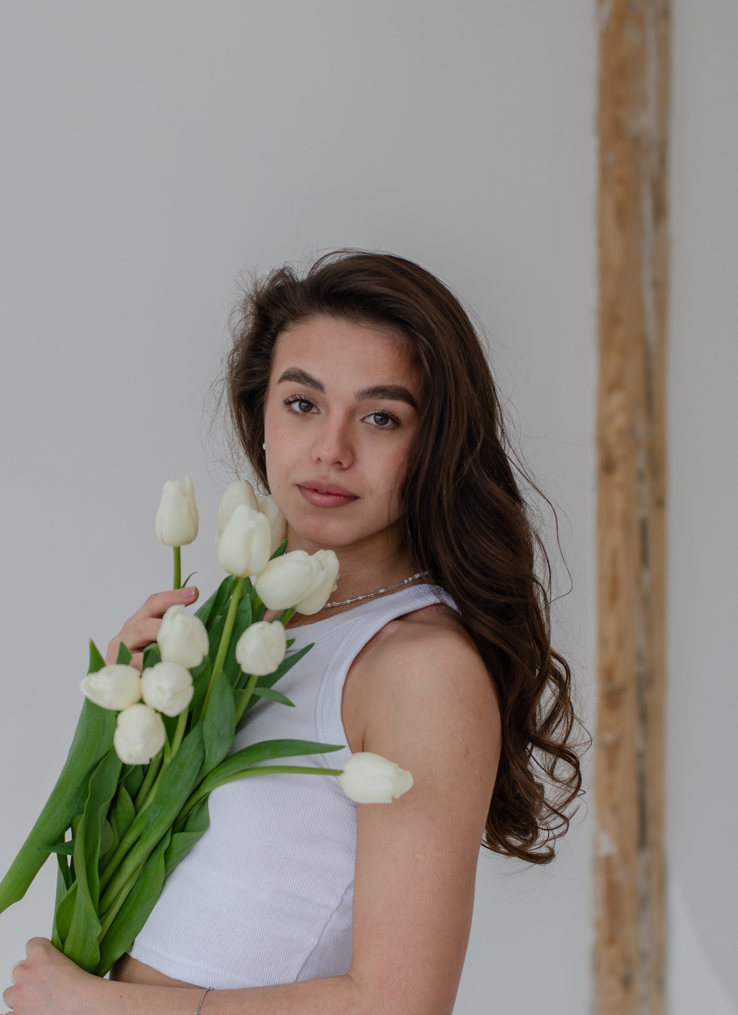 Евгения, тюльпаны. Фотограф Челябинск Ирина Ермоленко