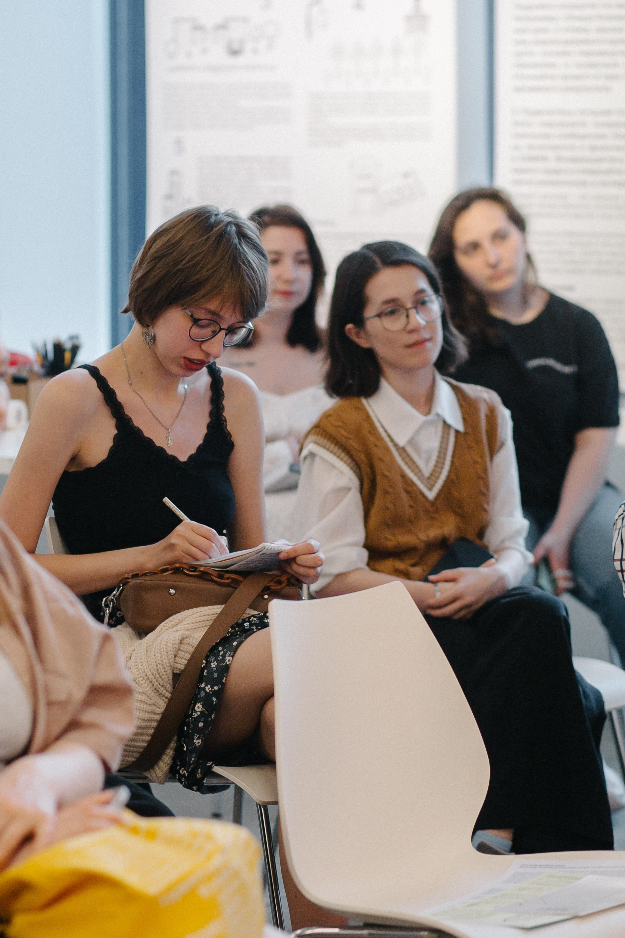 07.06.2024 Презентация книги «Балконы: почему они у нас такие?». Книжный клуб